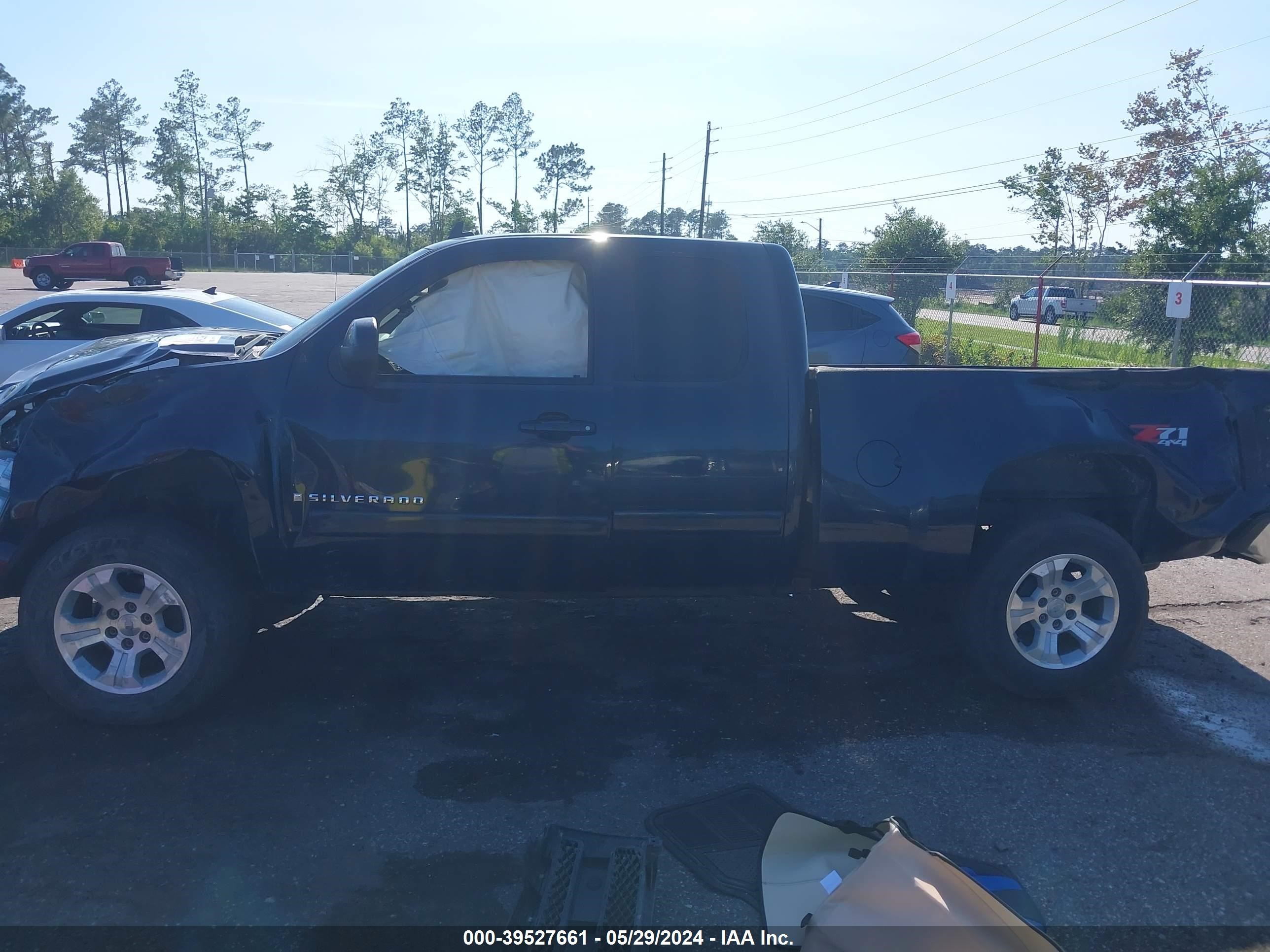 Photo 13 VIN: 1GCEK19007Z606137 - CHEVROLET SILVERADO 