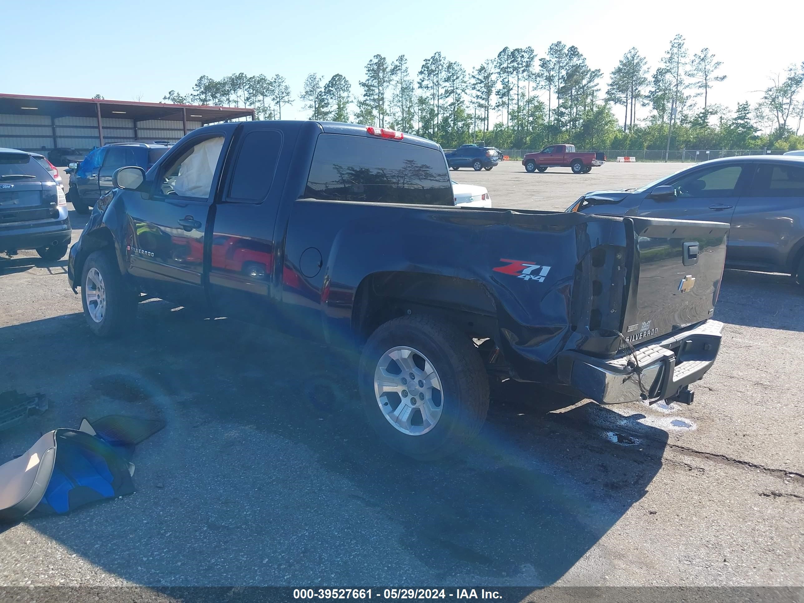 Photo 2 VIN: 1GCEK19007Z606137 - CHEVROLET SILVERADO 