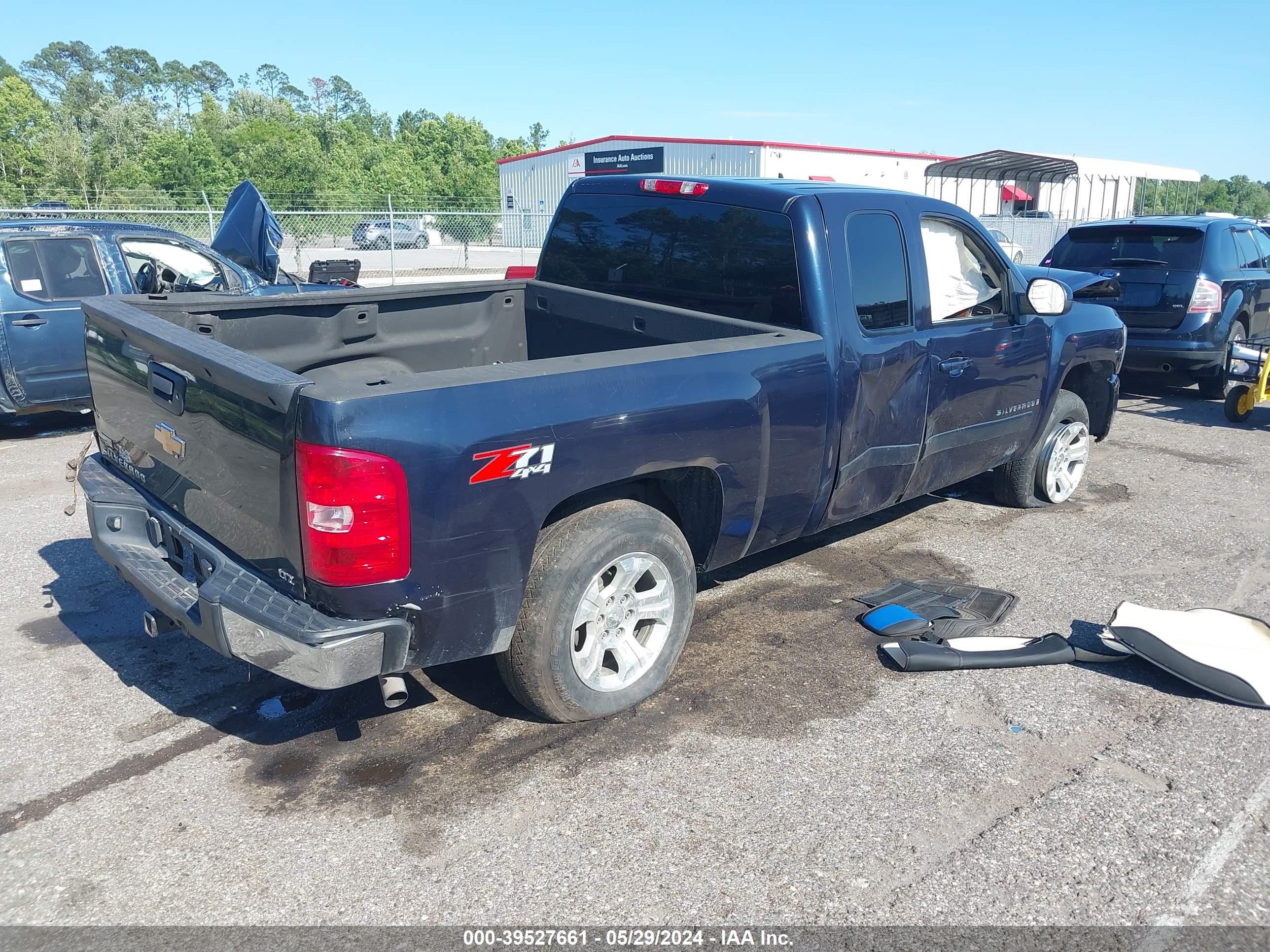 Photo 3 VIN: 1GCEK19007Z606137 - CHEVROLET SILVERADO 