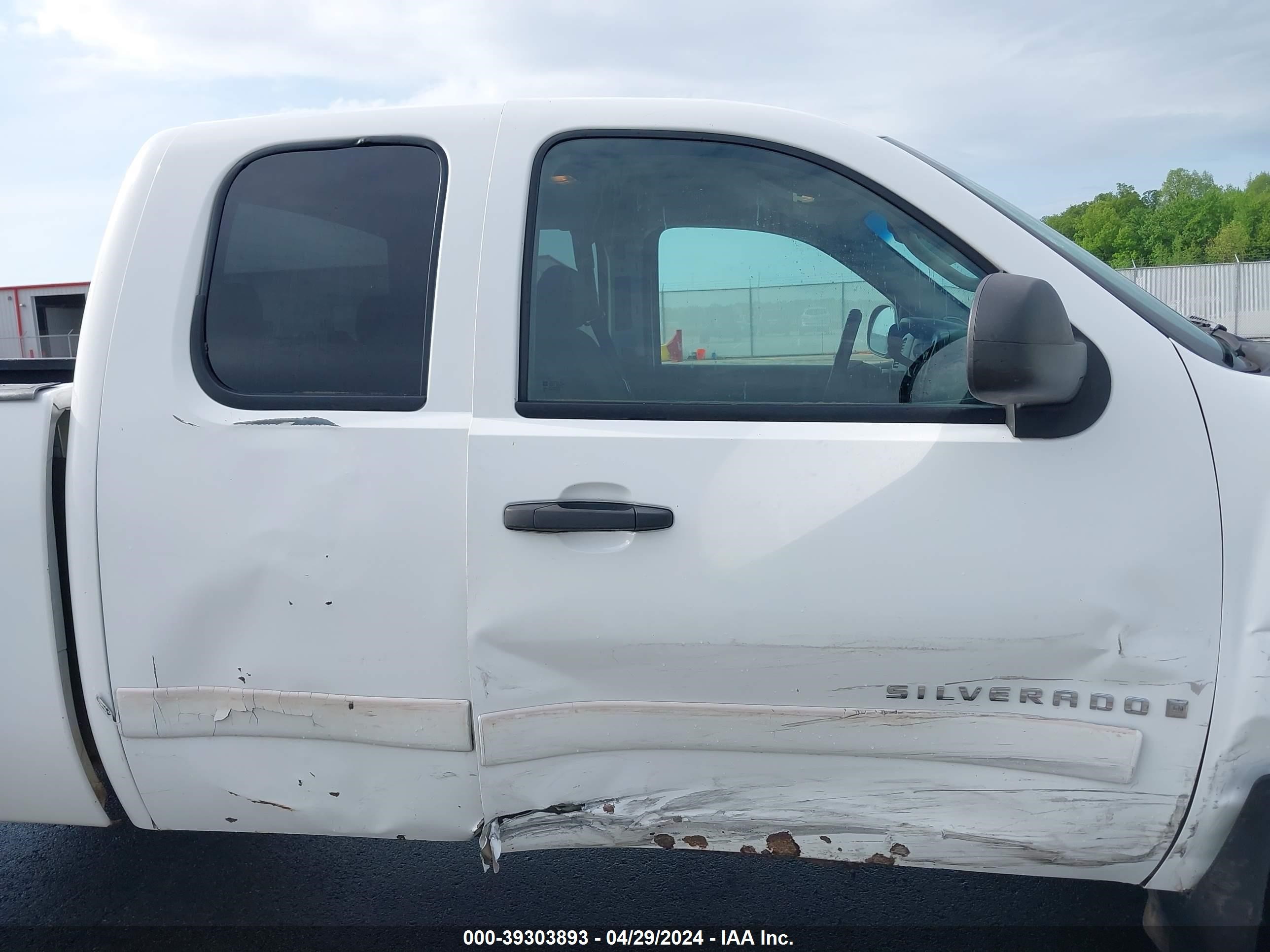 Photo 11 VIN: 1GCEK19008Z130943 - CHEVROLET SILVERADO 