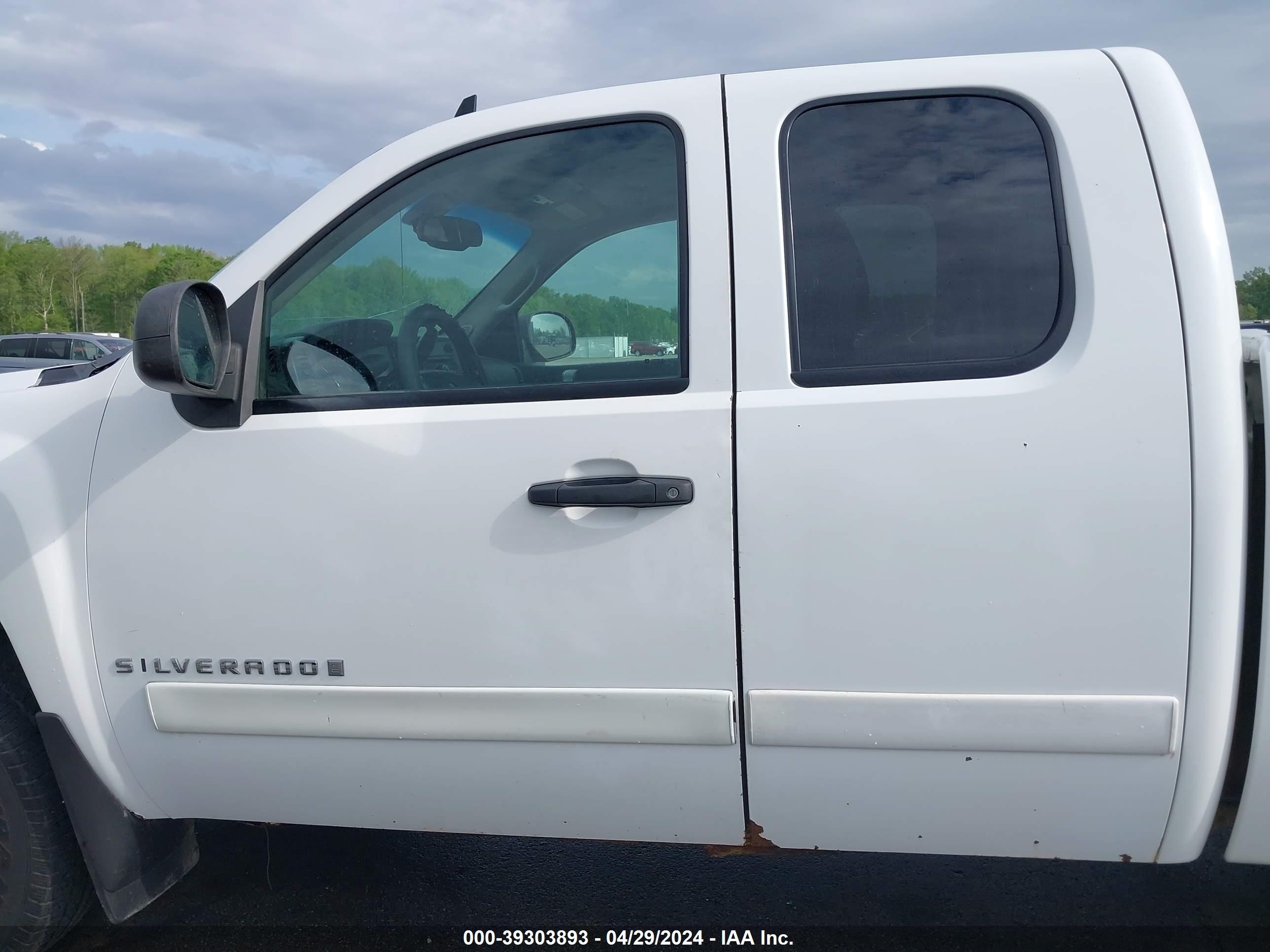 Photo 12 VIN: 1GCEK19008Z130943 - CHEVROLET SILVERADO 