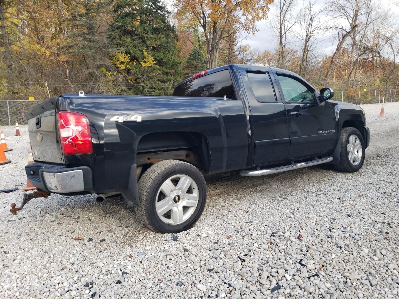 Photo 2 VIN: 1GCEK19018Z113620 - CHEVROLET SILVERADO 