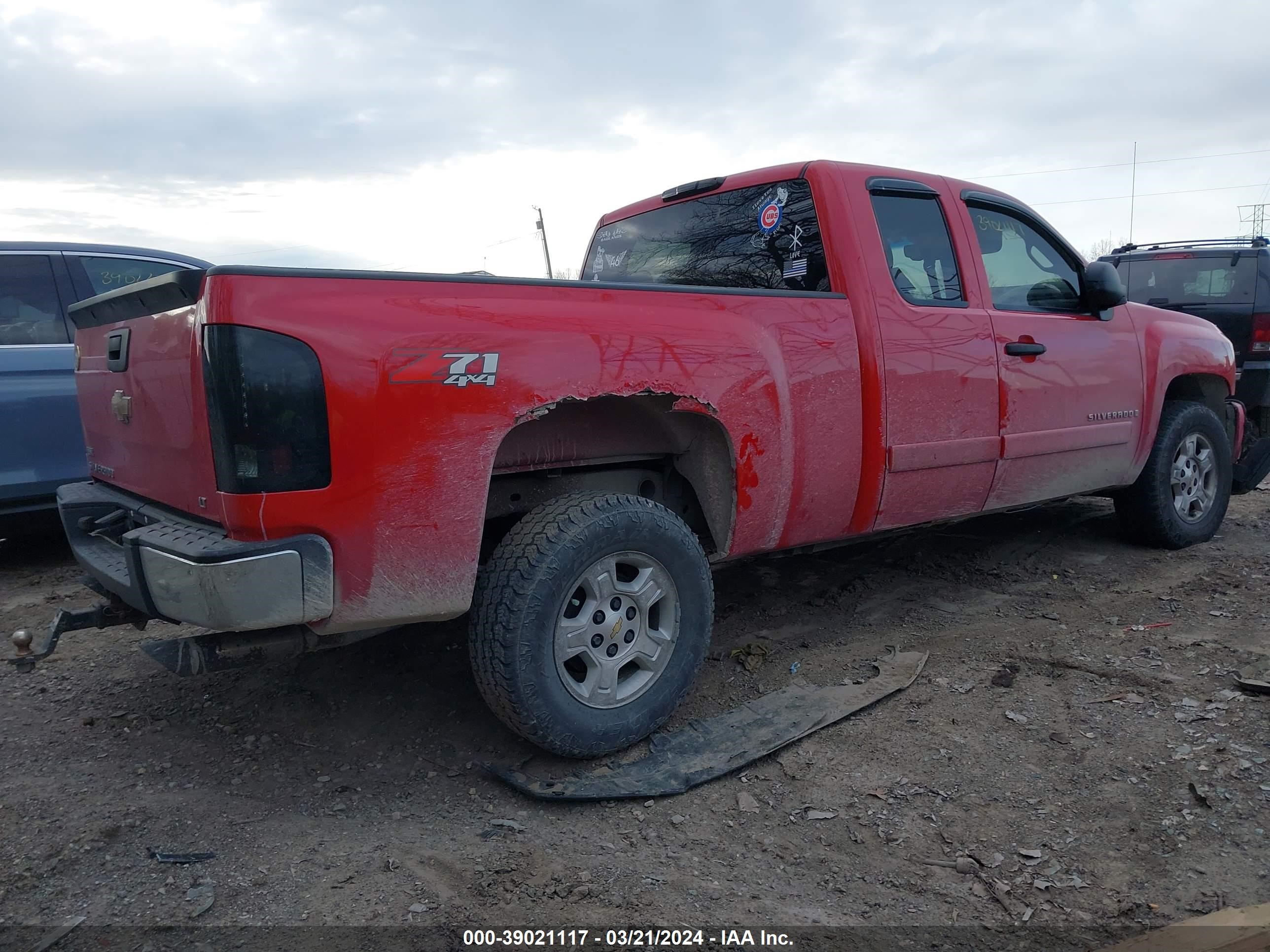 Photo 3 VIN: 1GCEK19018Z203575 - CHEVROLET SILVERADO 