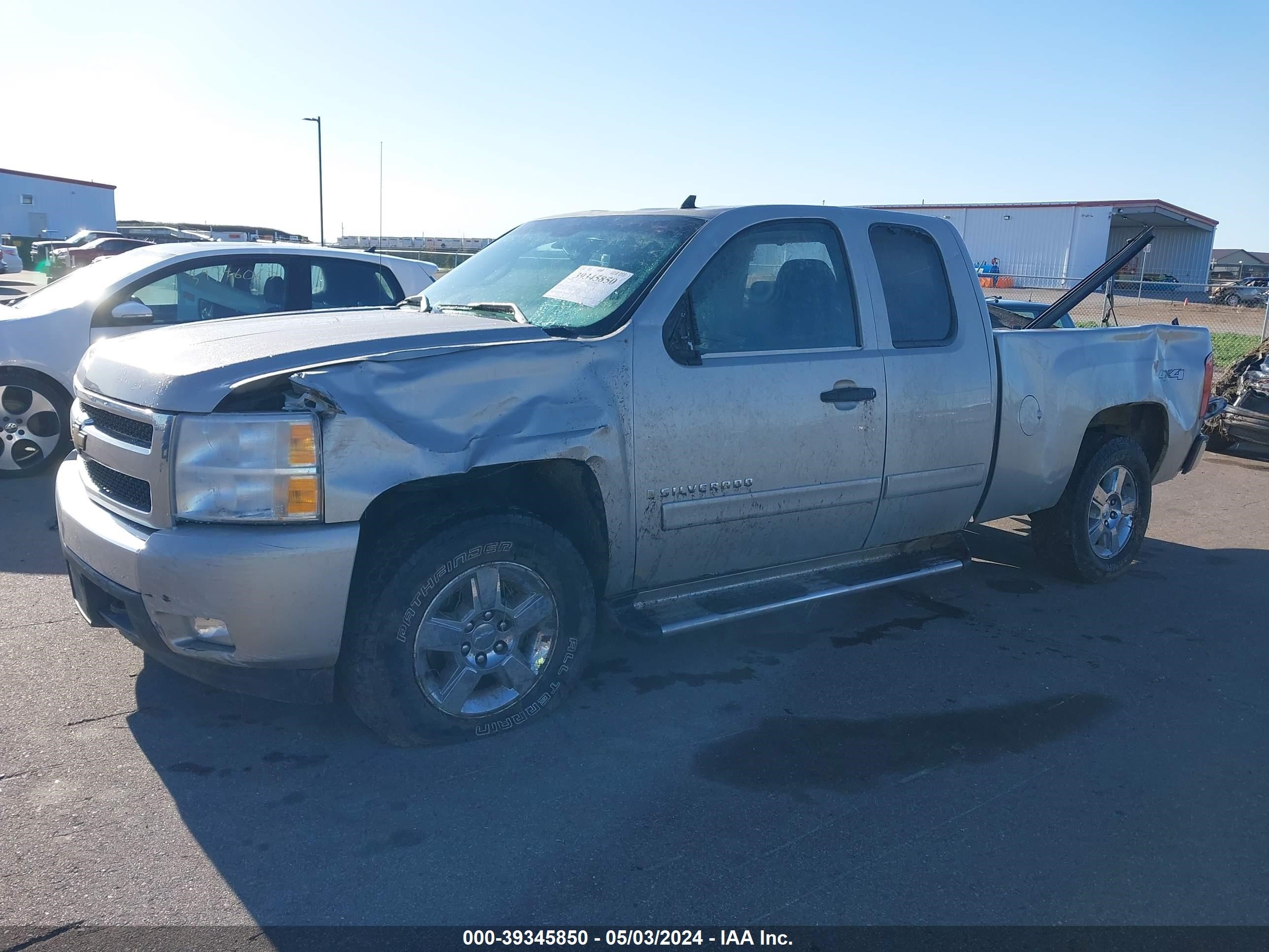 Photo 1 VIN: 1GCEK19018Z215533 - CHEVROLET SILVERADO 