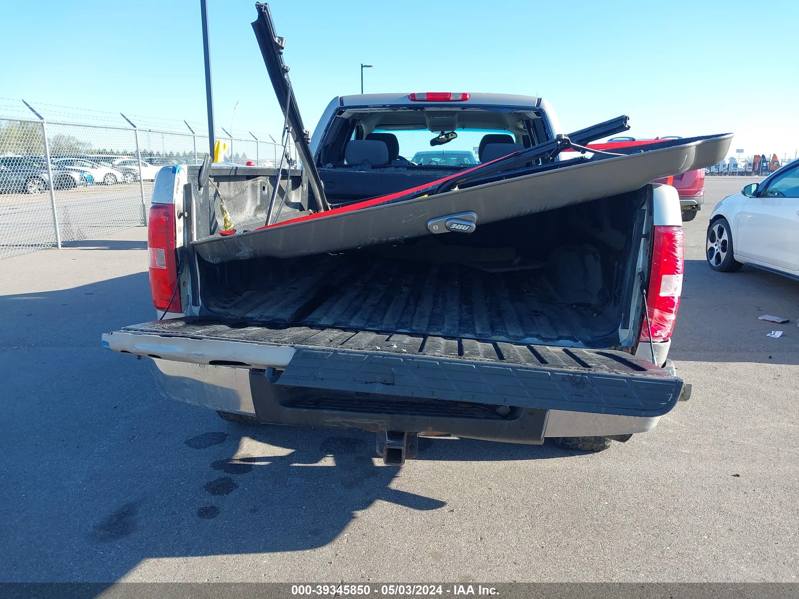 Photo 15 VIN: 1GCEK19018Z215533 - CHEVROLET SILVERADO 