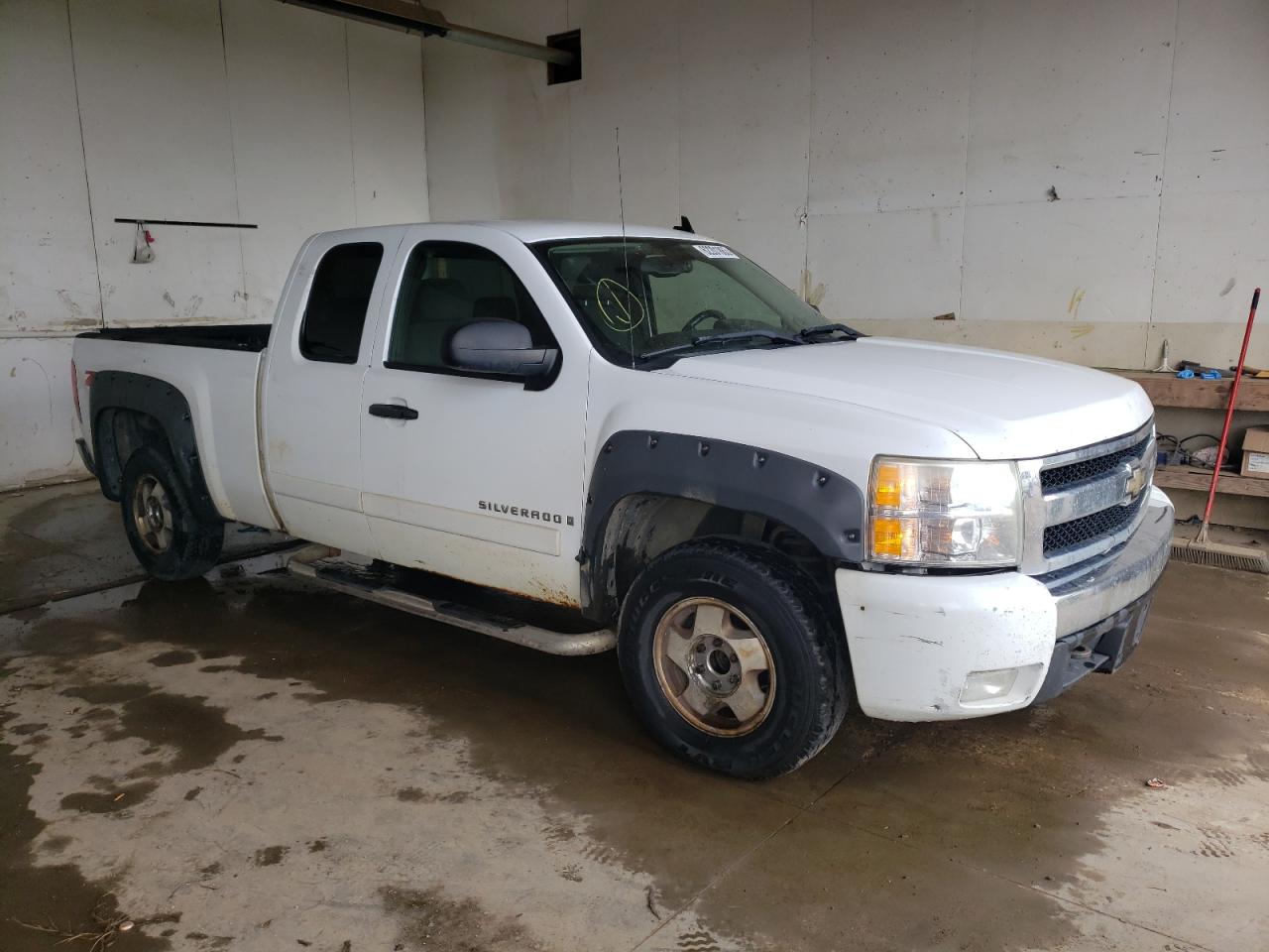 Photo 3 VIN: 1GCEK19028Z127591 - CHEVROLET SILVERADO 