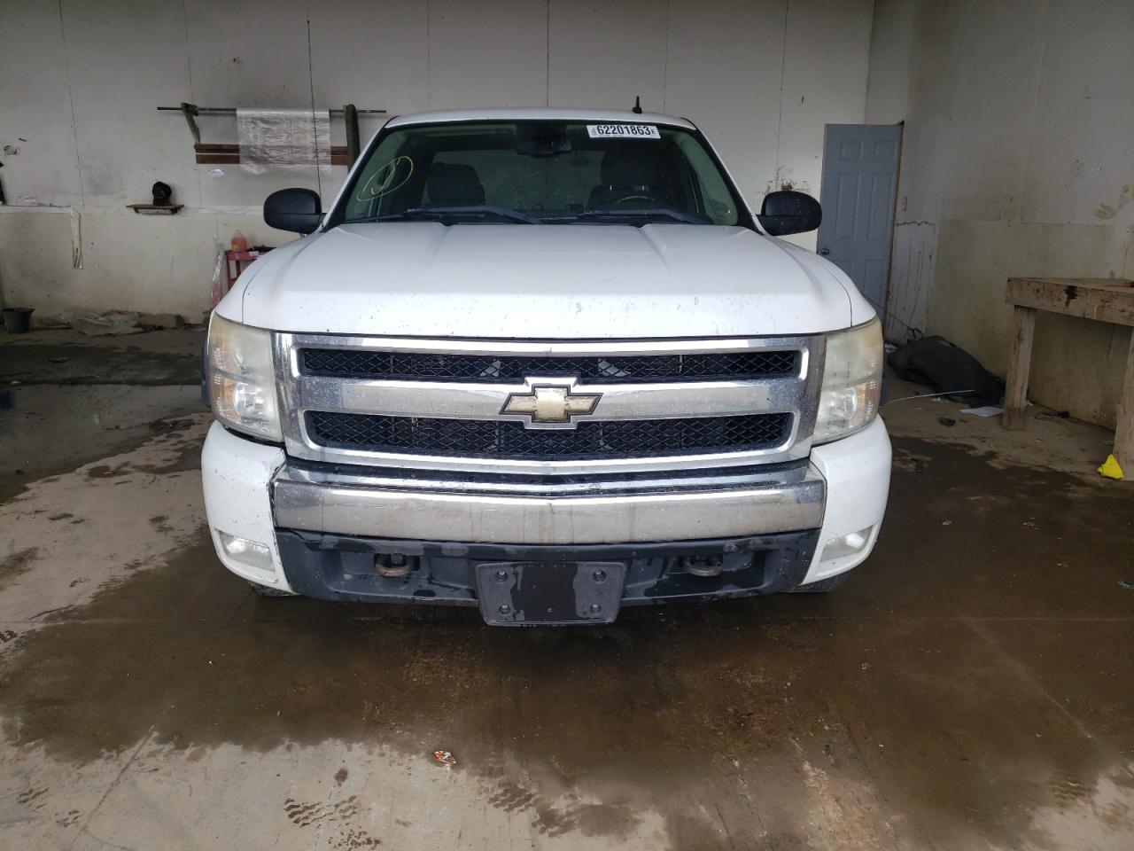 Photo 4 VIN: 1GCEK19028Z127591 - CHEVROLET SILVERADO 