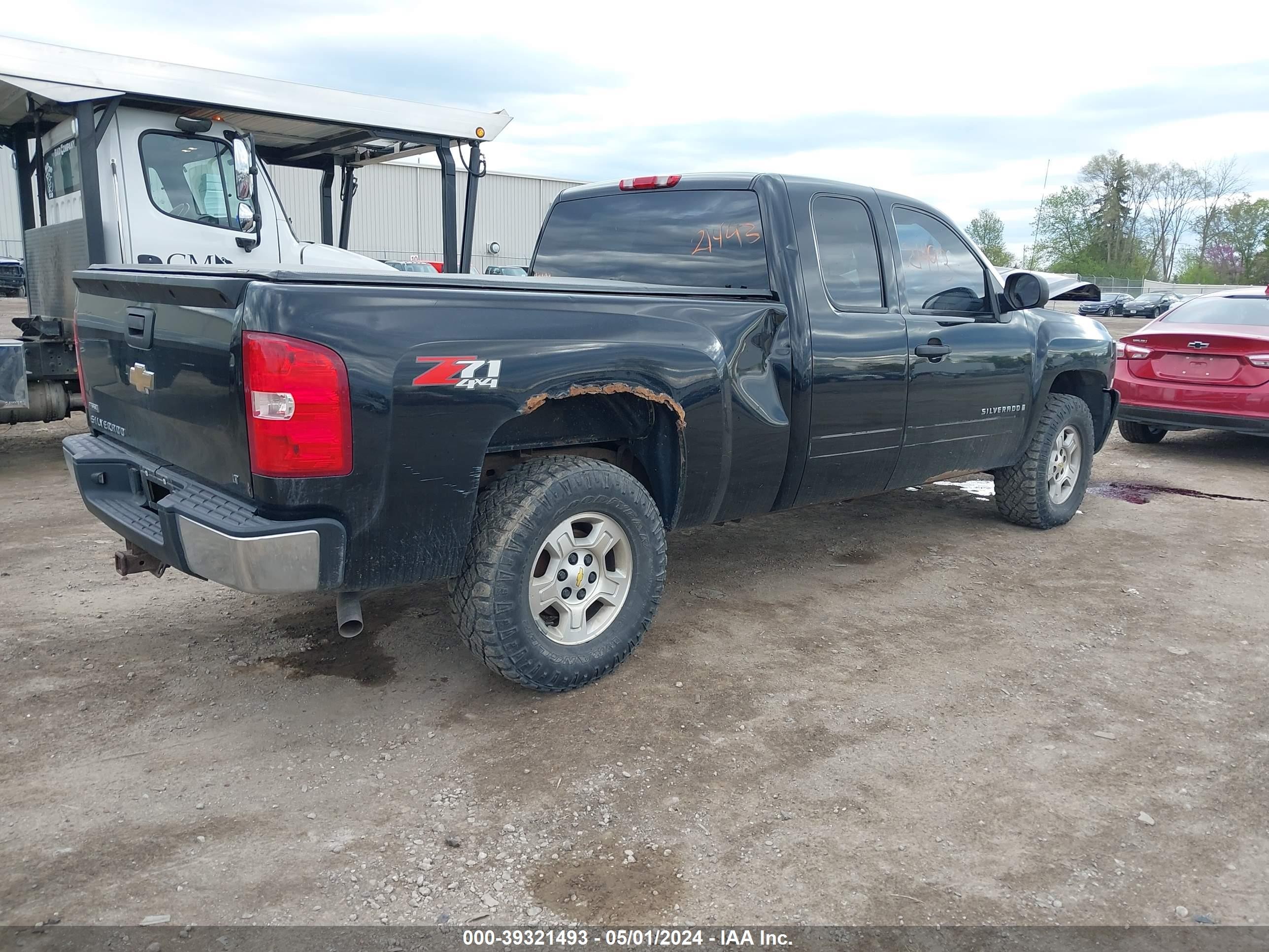 Photo 3 VIN: 1GCEK19048Z297323 - CHEVROLET SILVERADO 