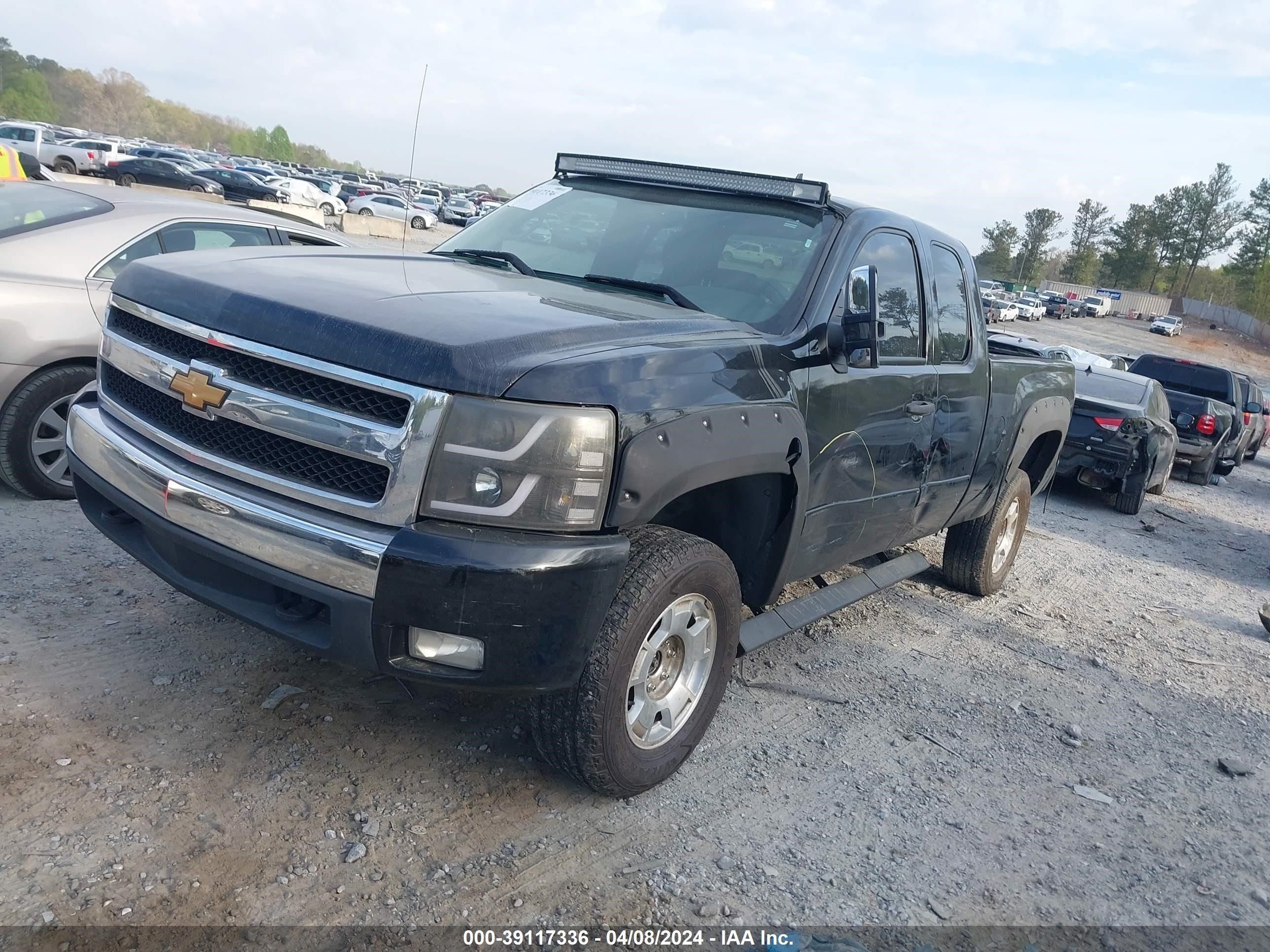 Photo 1 VIN: 1GCEK19068Z157130 - CHEVROLET SILVERADO 