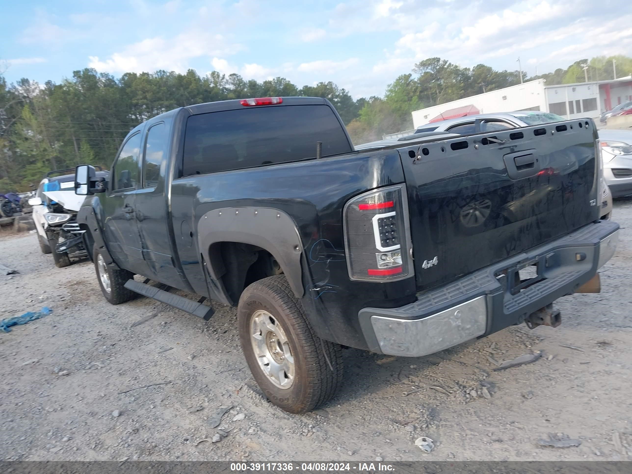 Photo 2 VIN: 1GCEK19068Z157130 - CHEVROLET SILVERADO 