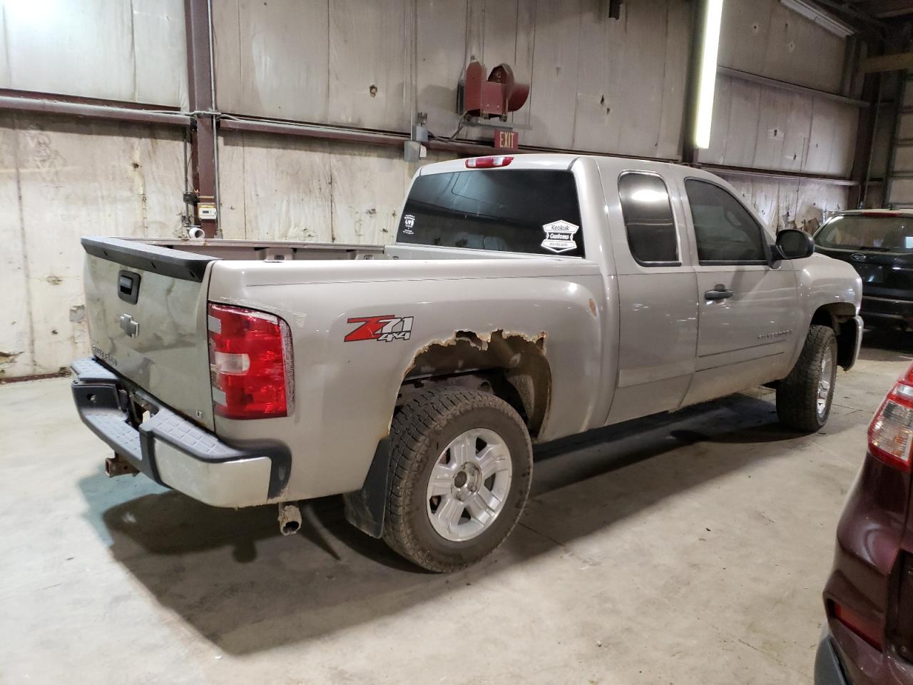 Photo 2 VIN: 1GCEK19077Z536748 - CHEVROLET SILVERADO 