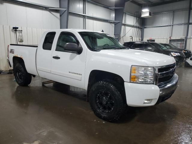 Photo 3 VIN: 1GCEK190X7Z646239 - CHEVROLET SILVERADO 