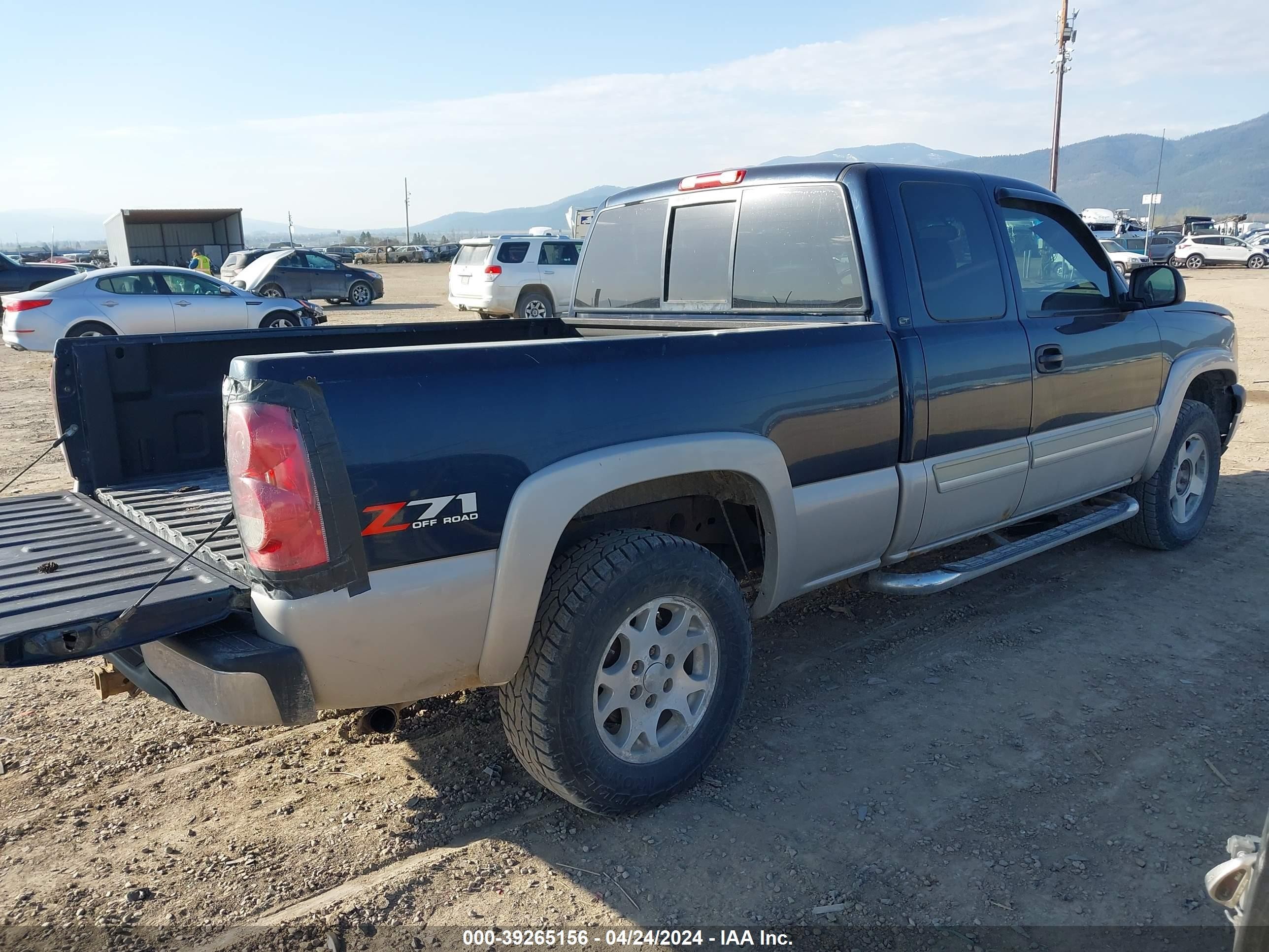 Photo 3 VIN: 1GCEK19B25Z298208 - CHEVROLET SILVERADO 