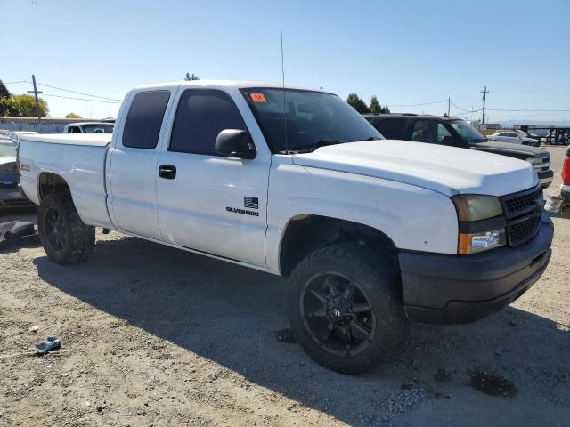 Photo 3 VIN: 1GCEK19B45Z332746 - CHEVROLET SILVERADO 