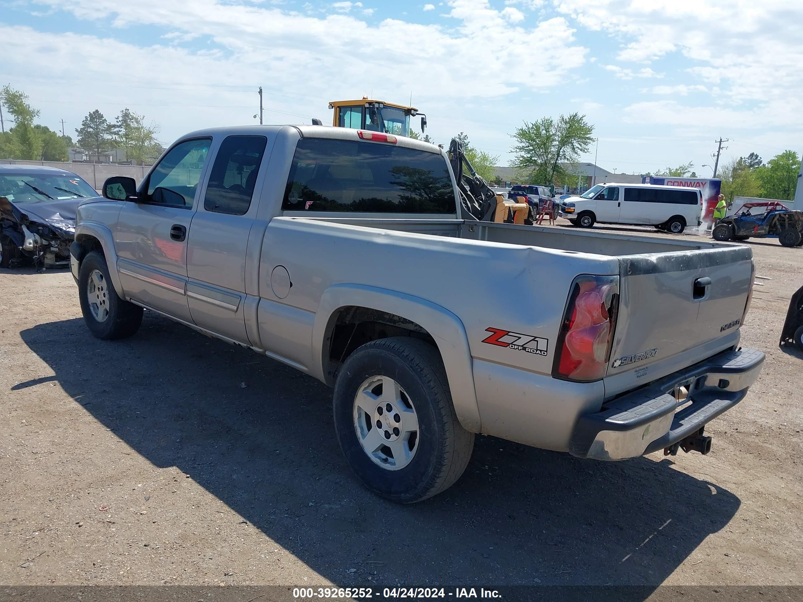 Photo 2 VIN: 1GCEK19B55E235546 - CHEVROLET SILVERADO 