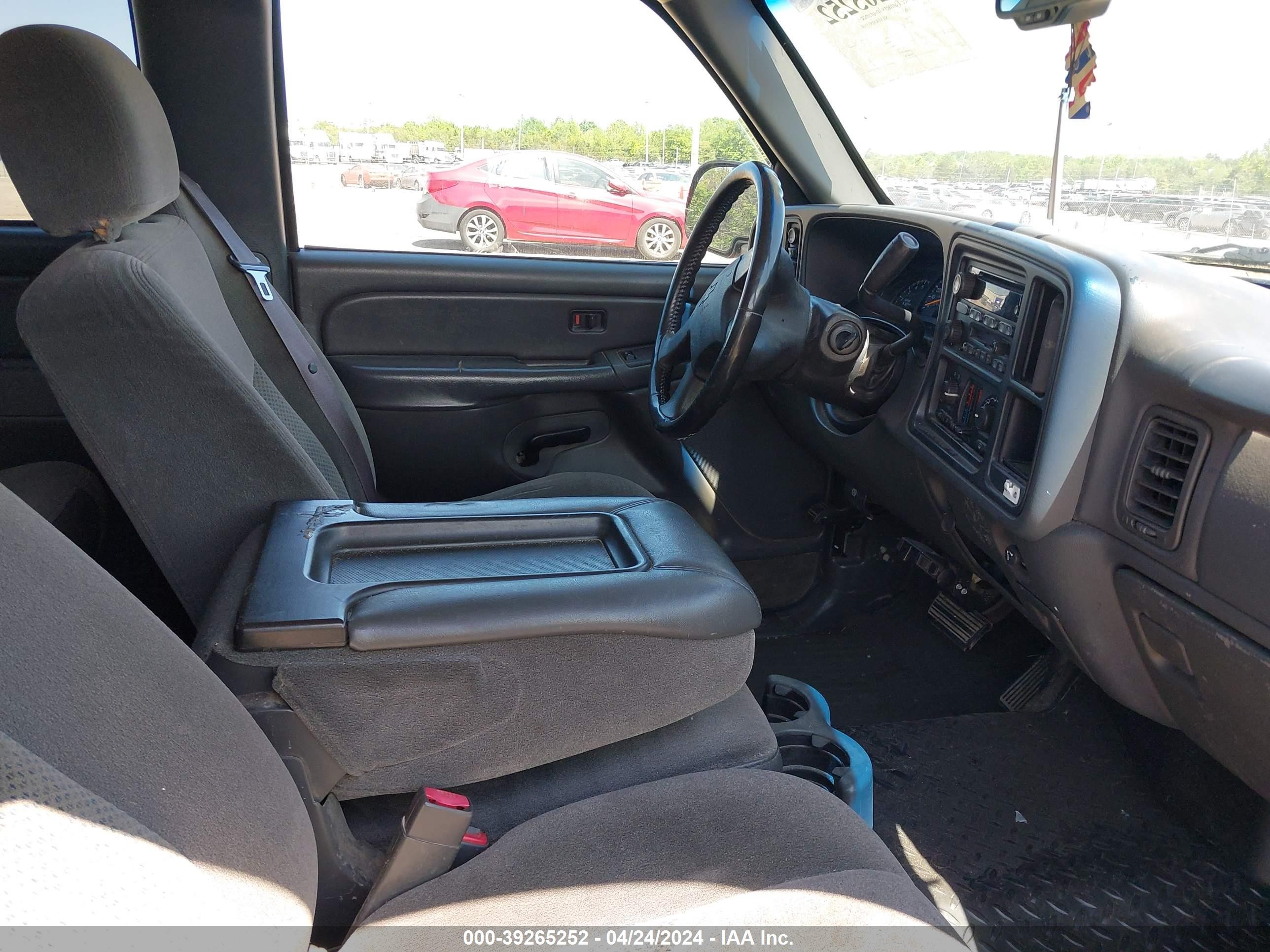 Photo 4 VIN: 1GCEK19B55E235546 - CHEVROLET SILVERADO 