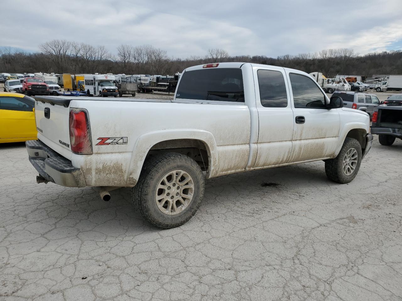 Photo 2 VIN: 1GCEK19B65E147086 - CHEVROLET SILVERADO 