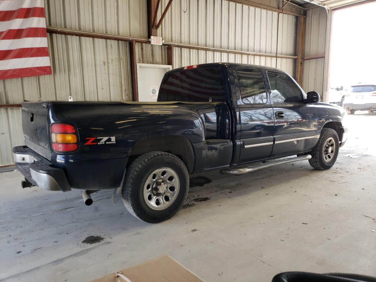 Photo 2 VIN: 1GCEK19B75Z317285 - CHEVROLET SILVERADO 