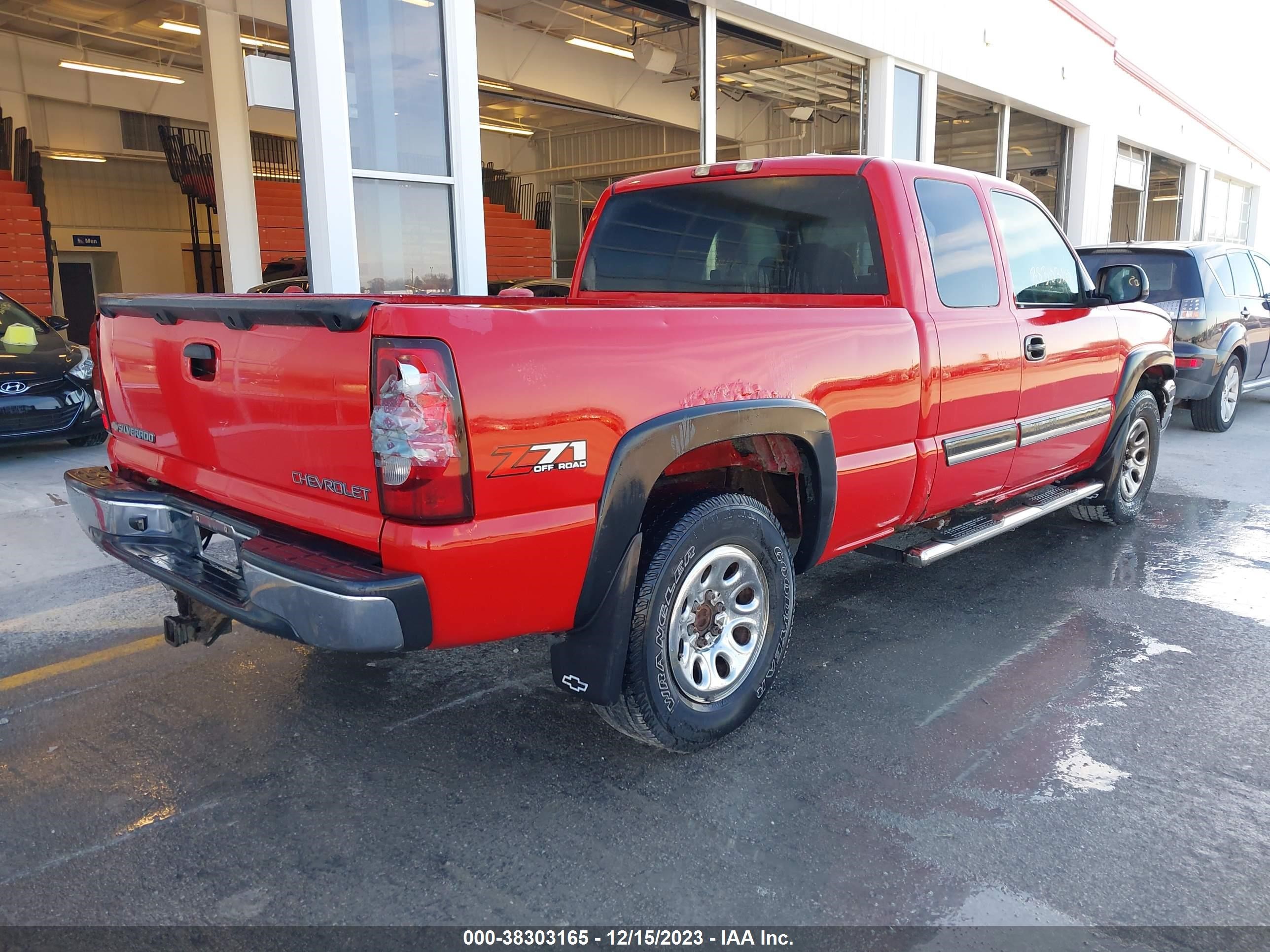 Photo 3 VIN: 1GCEK19B95E172340 - CHEVROLET SILVERADO 