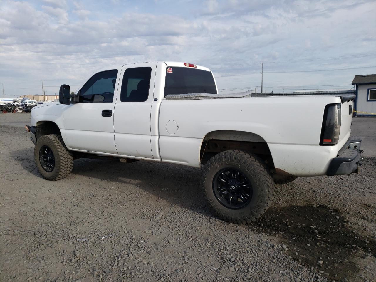 Photo 1 VIN: 1GCEK19BX5Z299722 - CHEVROLET SILVERADO 