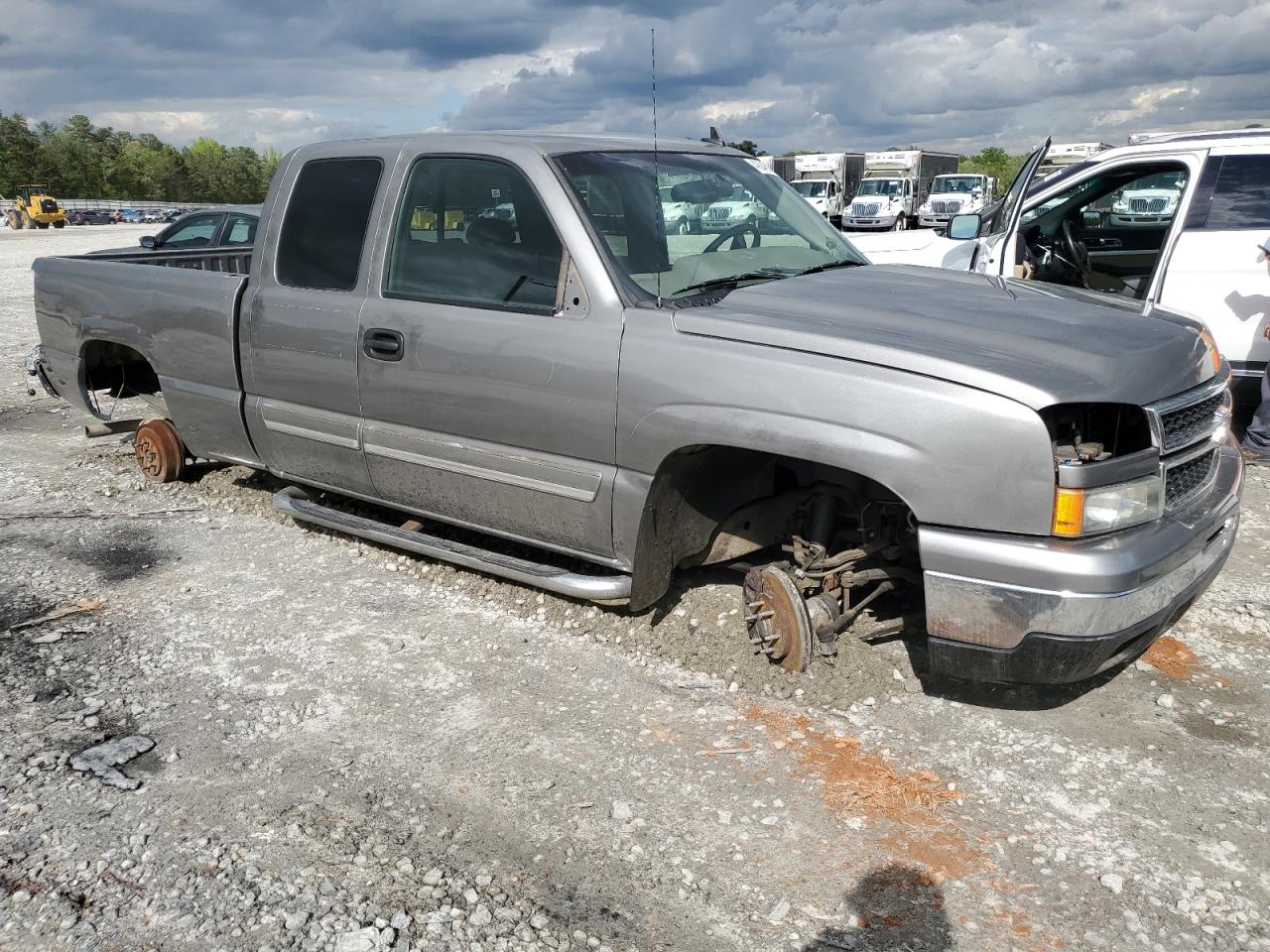 Photo 3 VIN: 1GCEK19BX6Z173555 - CHEVROLET SILVERADO 