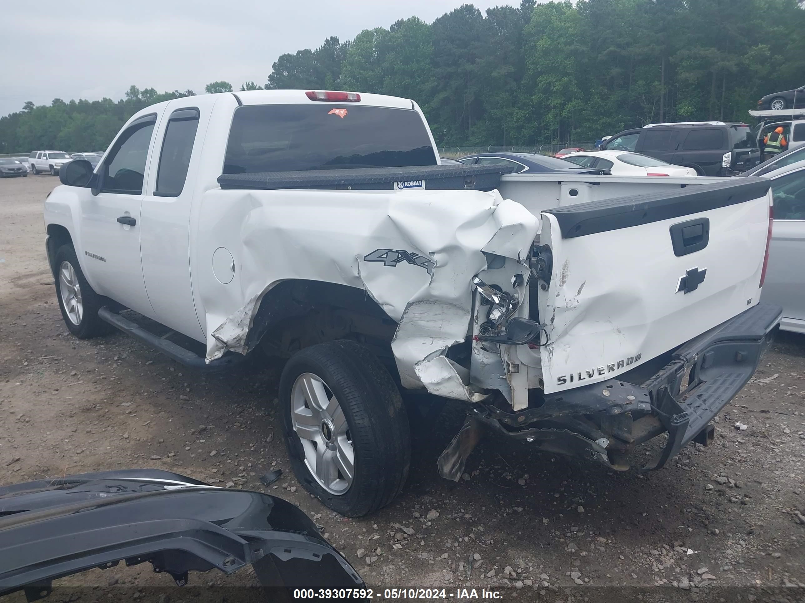 Photo 2 VIN: 1GCEK19J78Z258265 - CHEVROLET SILVERADO 