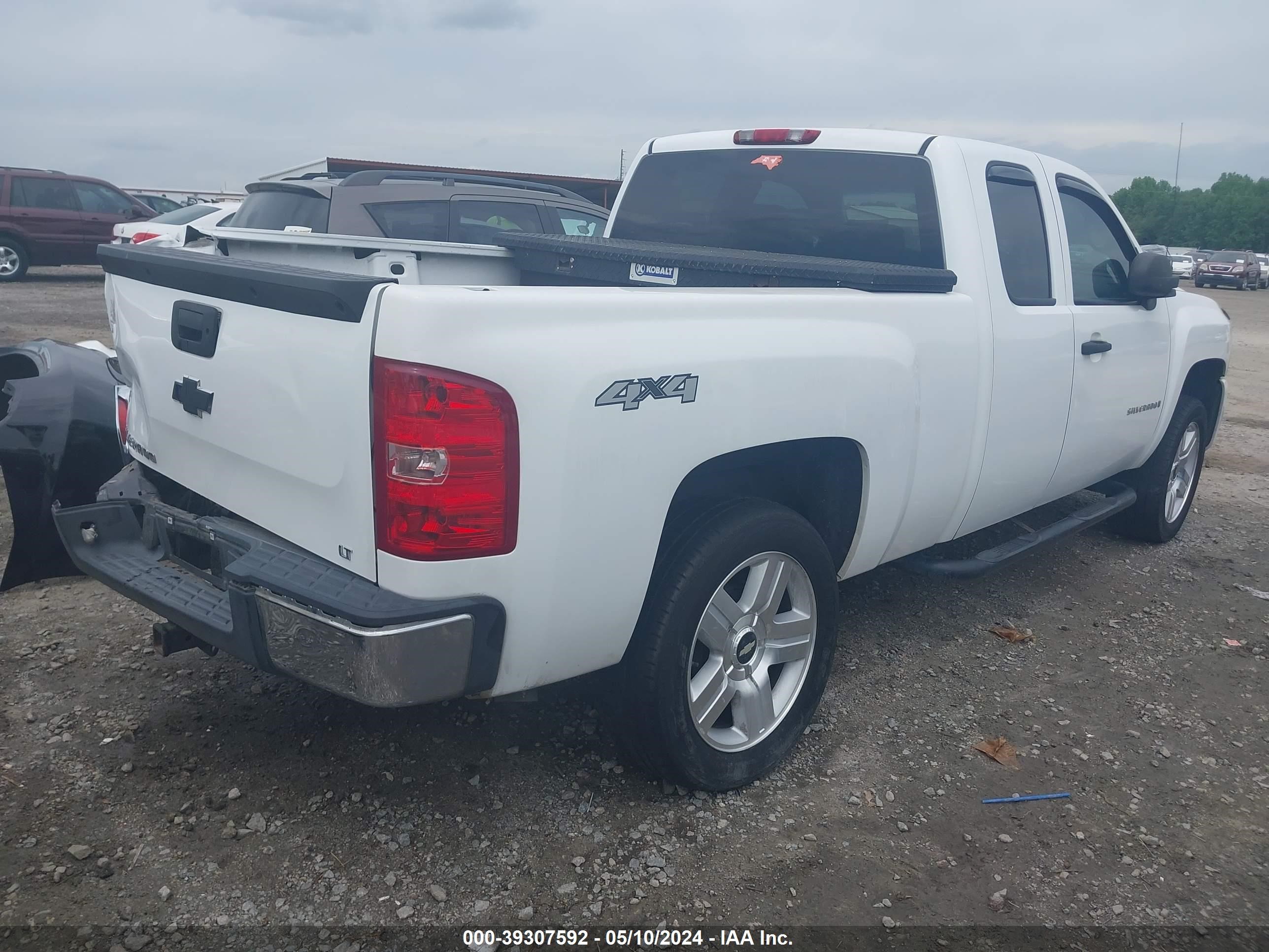 Photo 3 VIN: 1GCEK19J78Z258265 - CHEVROLET SILVERADO 