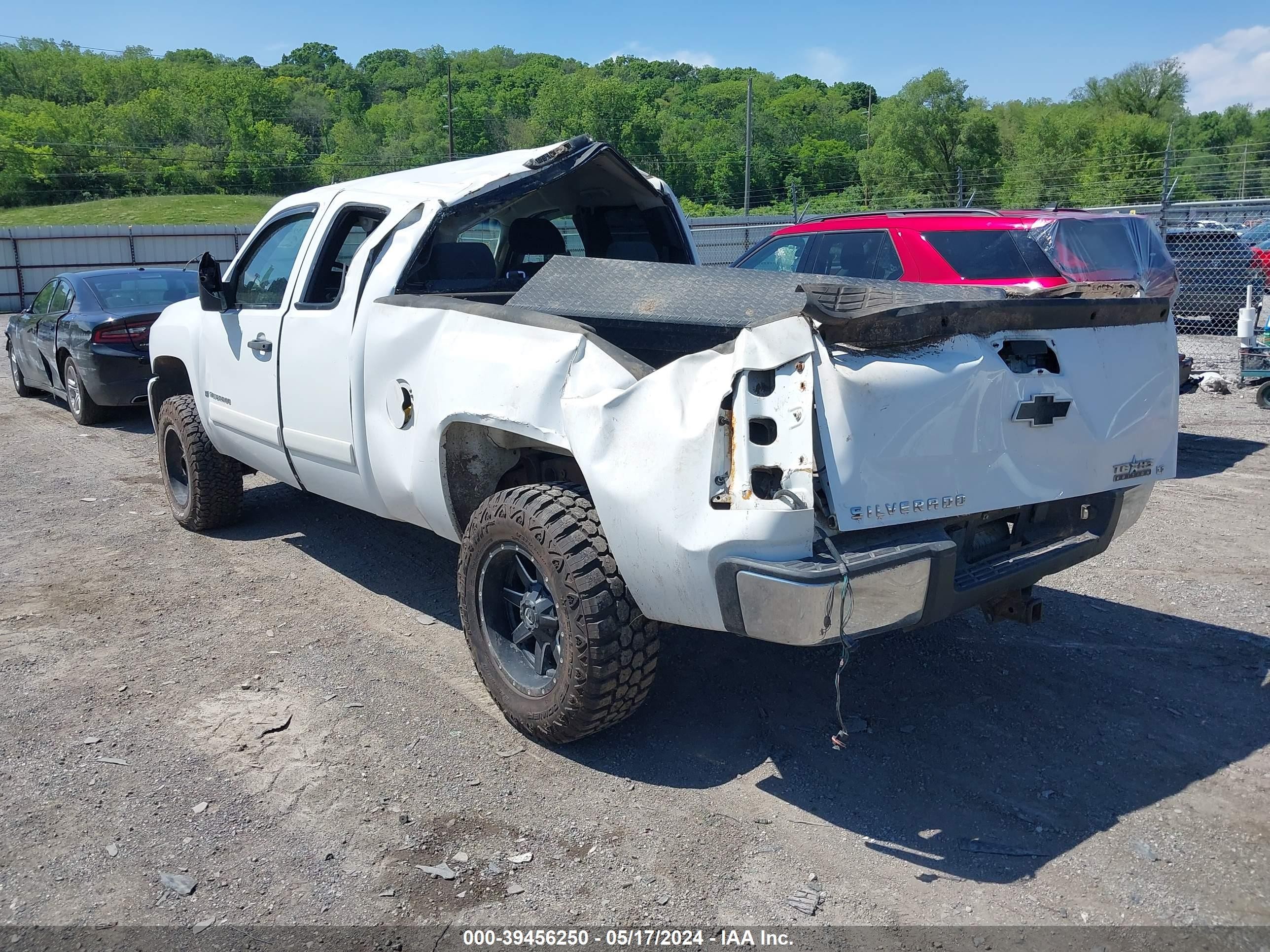 Photo 2 VIN: 1GCEK19J88Z297477 - CHEVROLET SILVERADO 