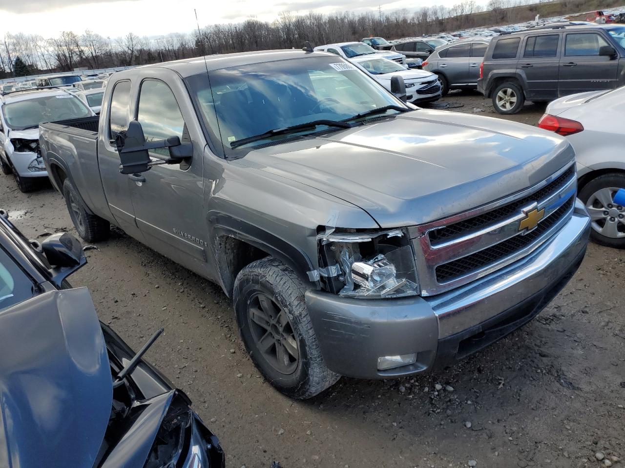 Photo 3 VIN: 1GCEK19JX7E500407 - CHEVROLET SILVERADO 