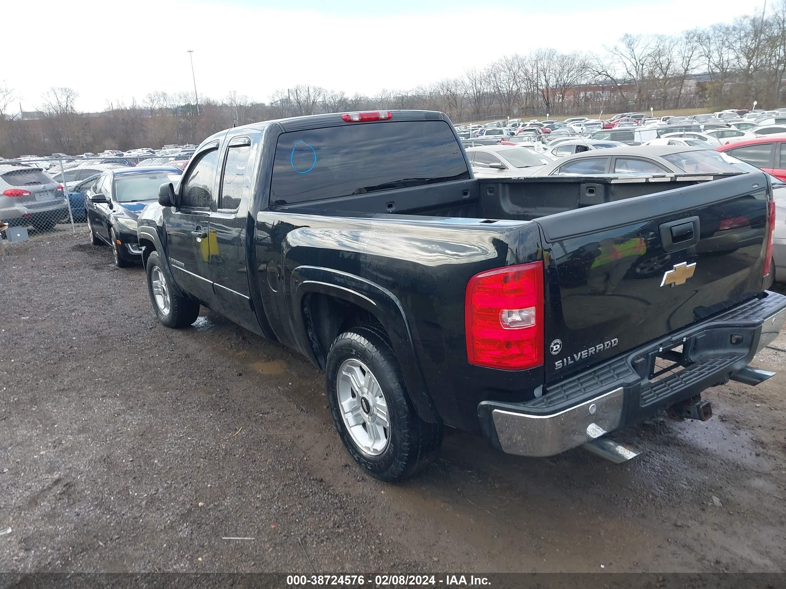 Photo 2 VIN: 1GCEK19JX7Z548143 - CHEVROLET SILVERADO 