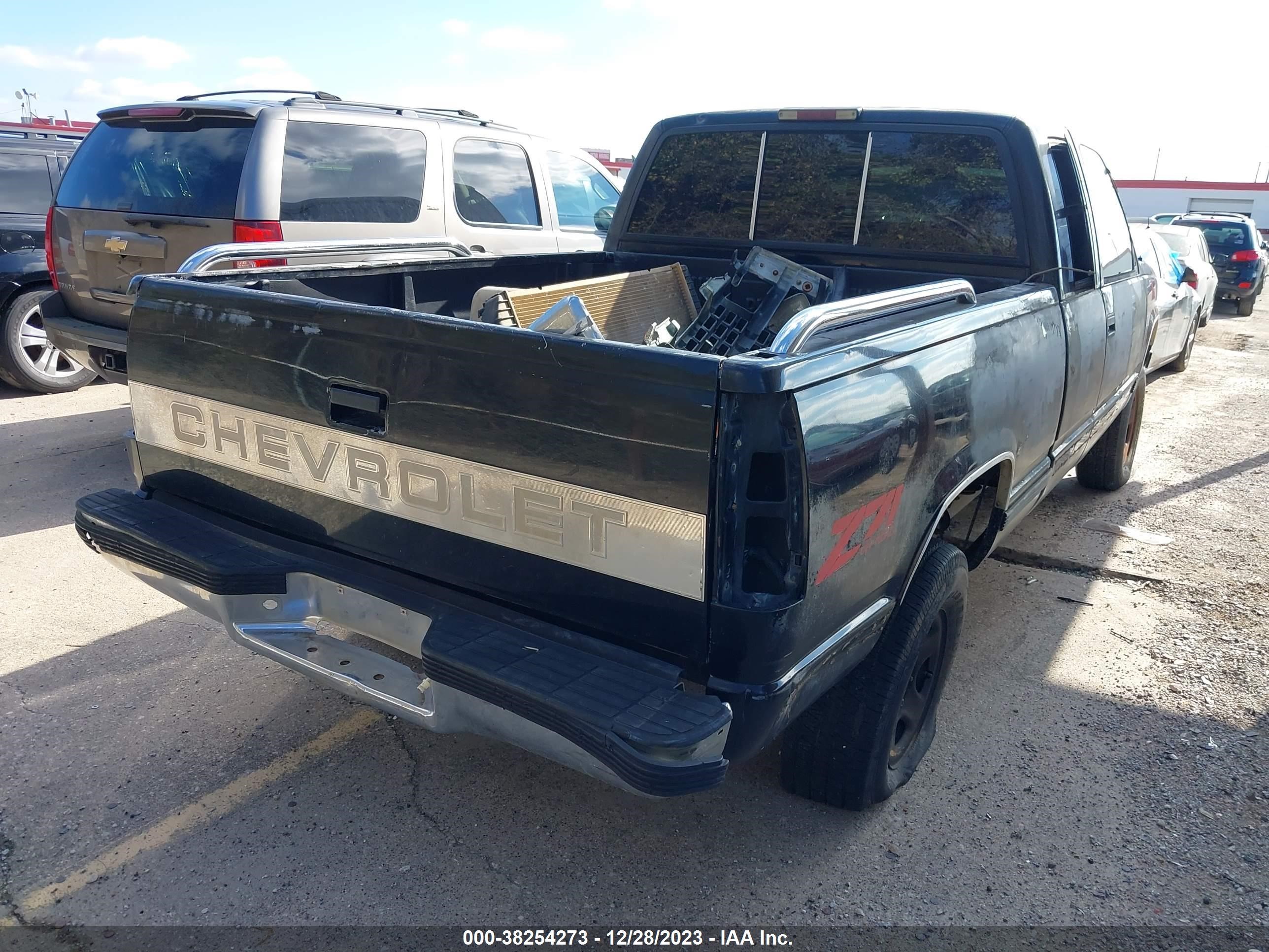 Photo 3 VIN: 1GCEK19R2TE241136 - CHEVROLET GMT-400 