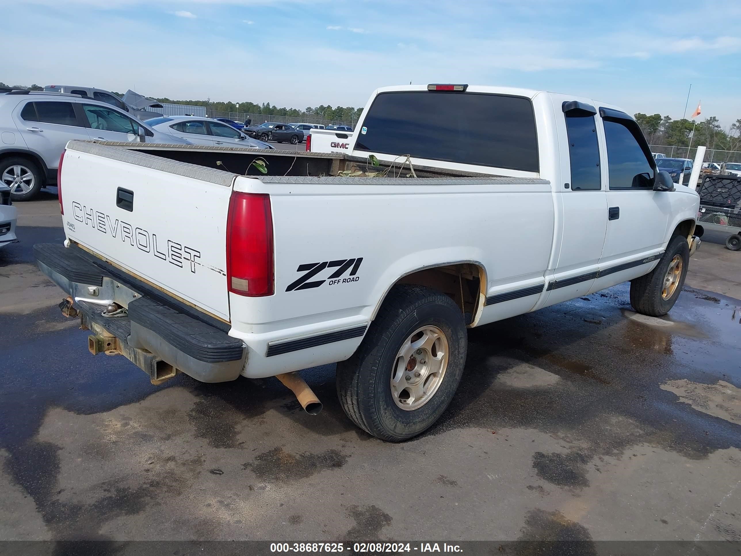 Photo 3 VIN: 1GCEK19R7XR116275 - CHEVROLET S-10 PICKUP 