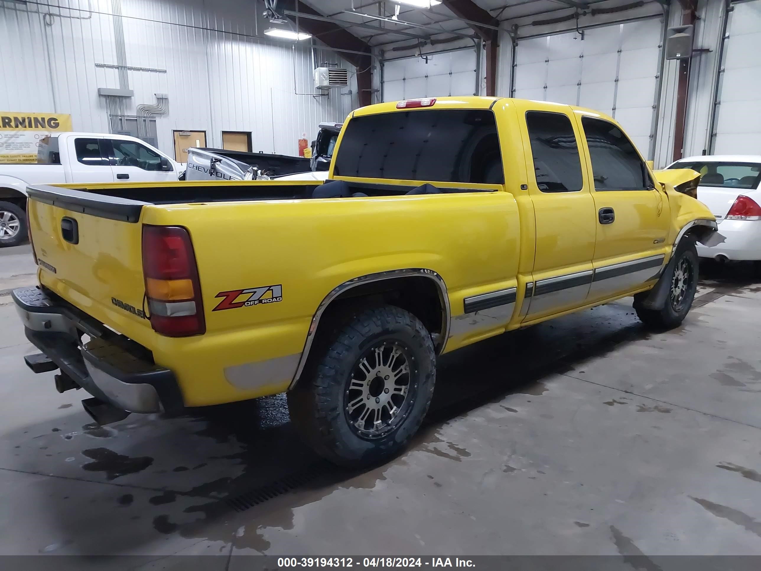 Photo 3 VIN: 1GCEK19T01Z254209 - CHEVROLET SILVERADO 