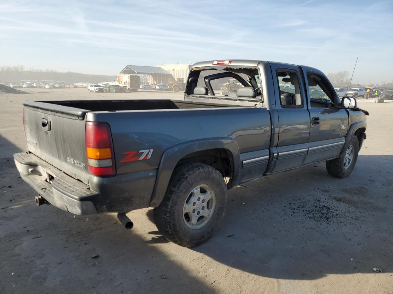 Photo 2 VIN: 1GCEK19T0YE304396 - CHEVROLET SILVERADO 