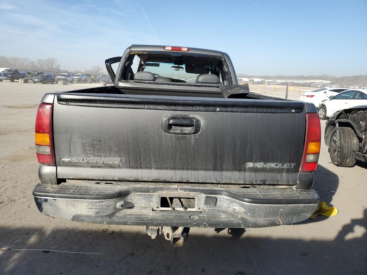 Photo 5 VIN: 1GCEK19T0YE304396 - CHEVROLET SILVERADO 