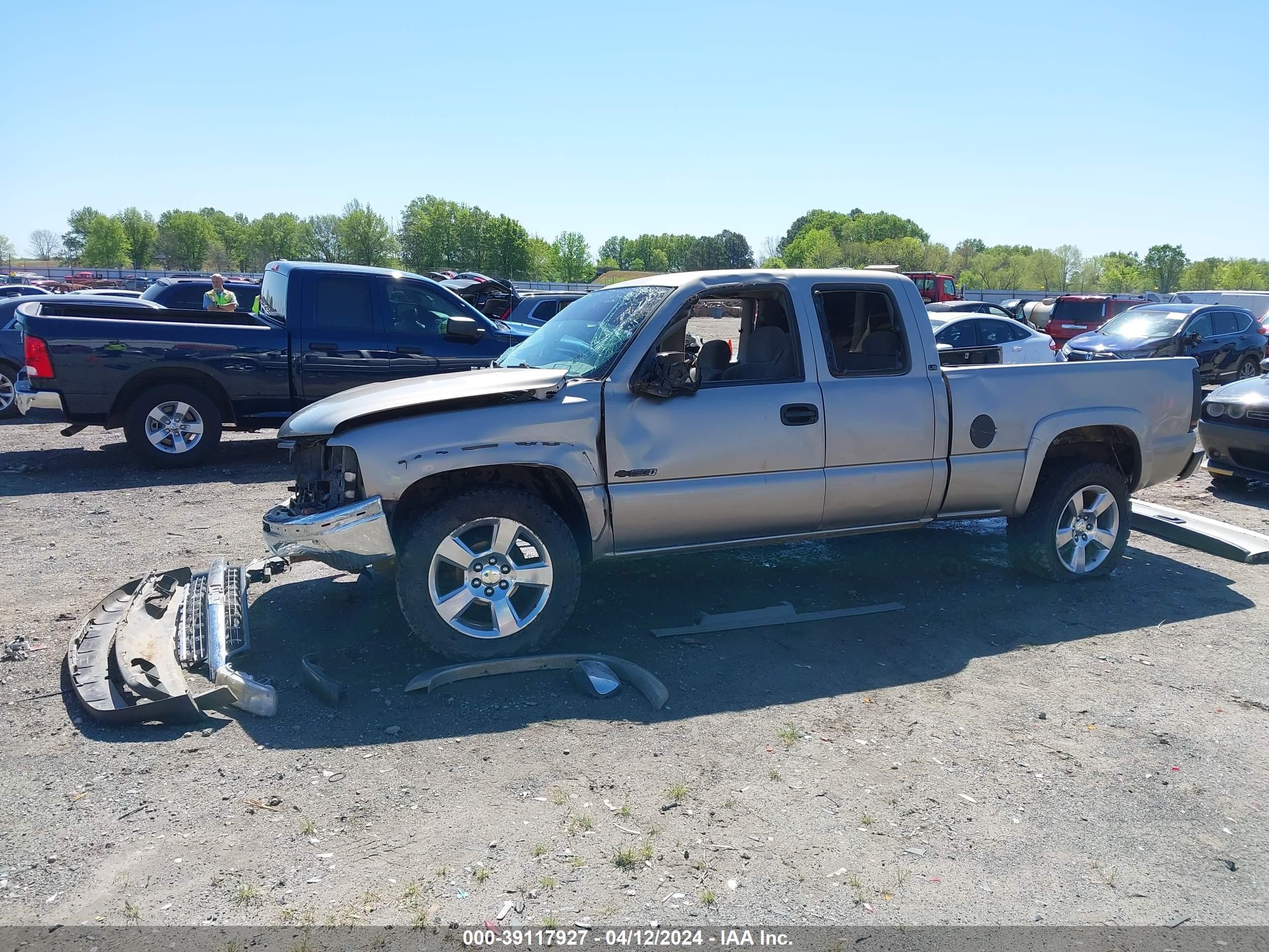 Photo 13 VIN: 1GCEK19T0YE409195 - CHEVROLET SILVERADO 