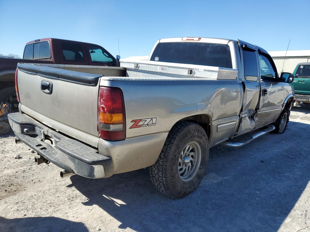 Photo 2 VIN: 1GCEK19T1YE221995 - CHEVROLET SILVERADO 