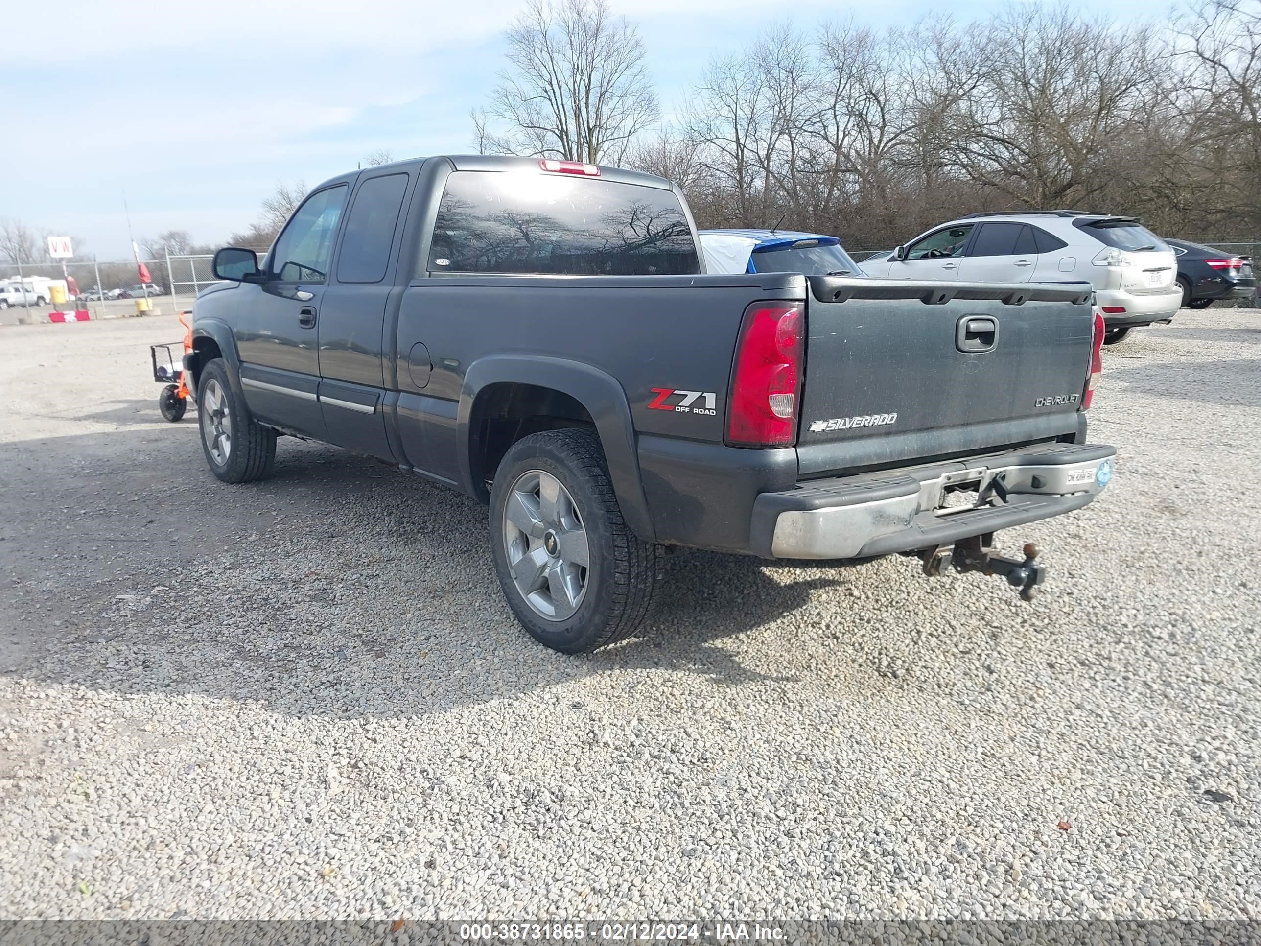 Photo 2 VIN: 1GCEK19T24E114674 - CHEVROLET SILVERADO 