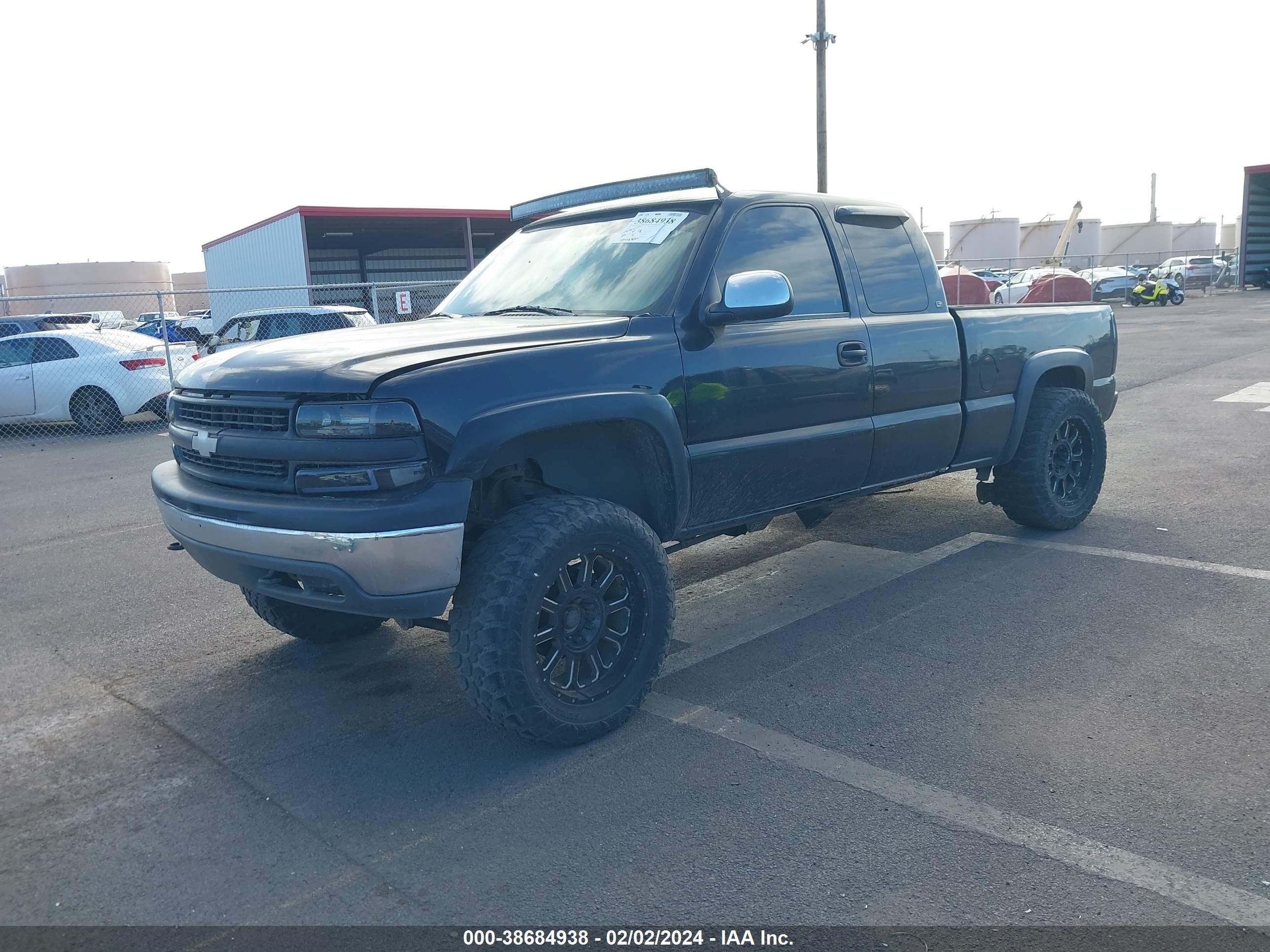 Photo 1 VIN: 1GCEK19T2YE174301 - CHEVROLET SILVERADO 