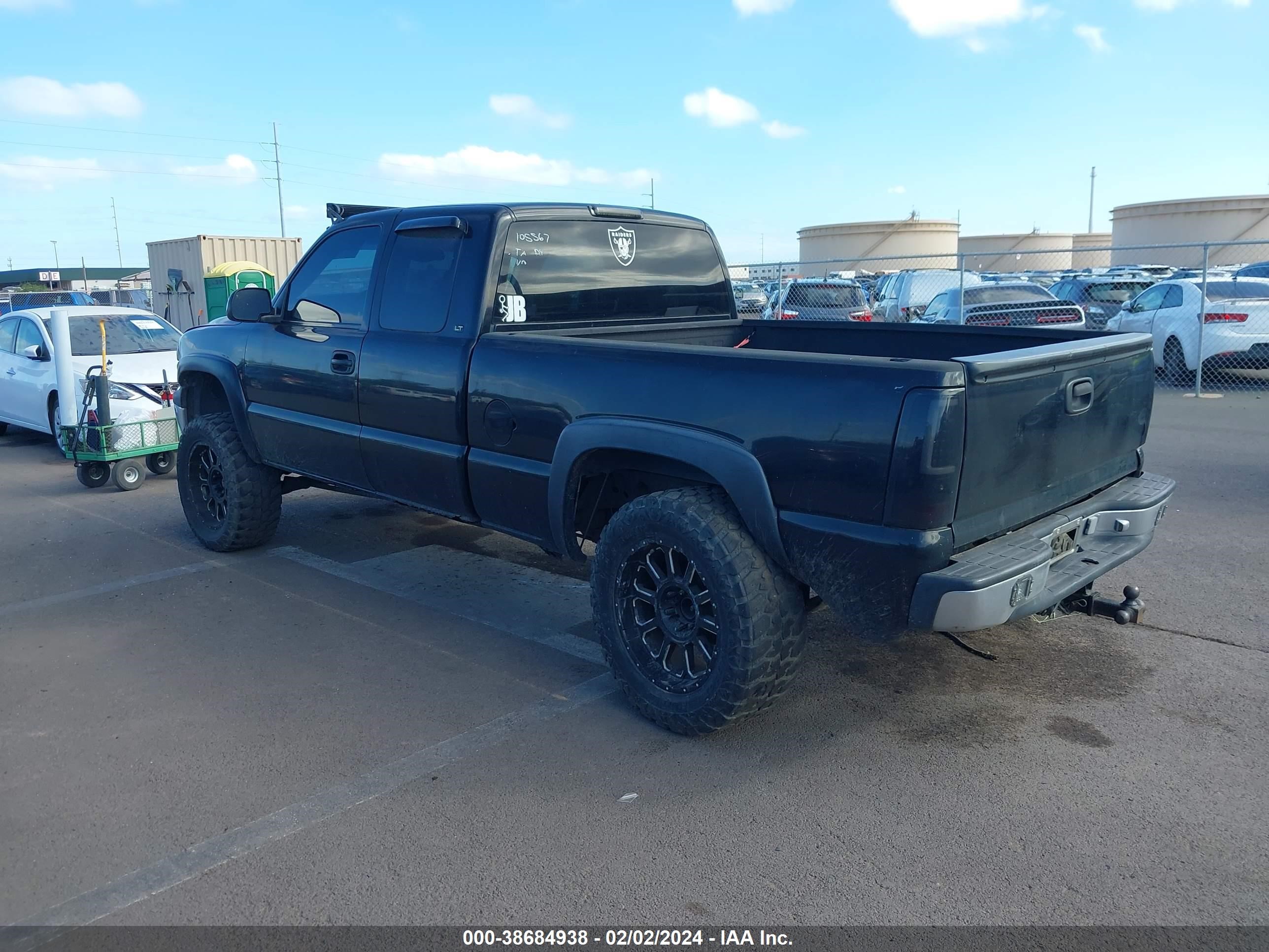 Photo 2 VIN: 1GCEK19T2YE174301 - CHEVROLET SILVERADO 