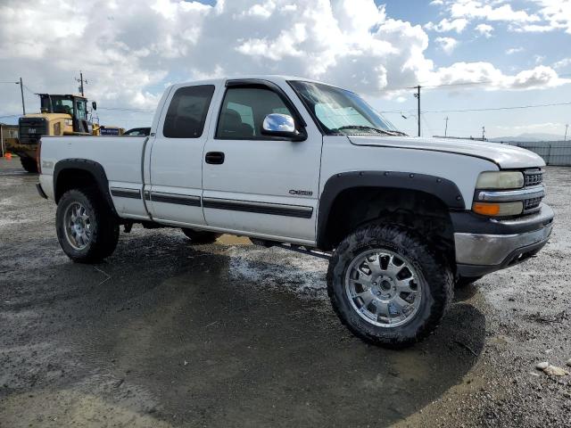 Photo 3 VIN: 1GCEK19T2YE187761 - CHEVROLET SILVERADO 