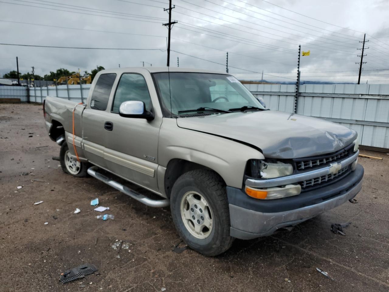 Photo 3 VIN: 1GCEK19T3YE387807 - CHEVROLET SILVERADO 