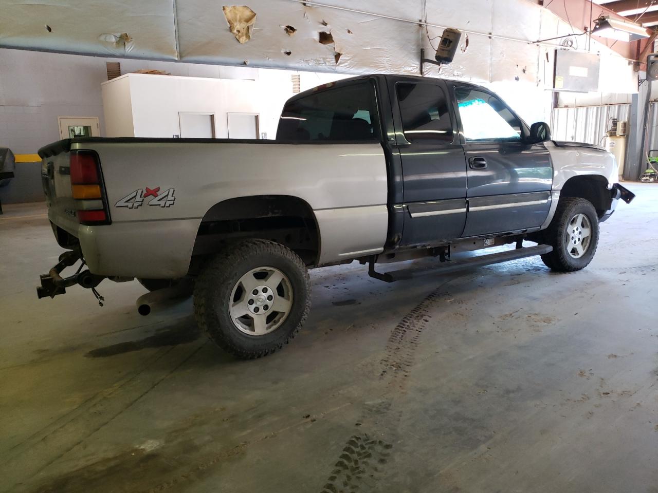 Photo 2 VIN: 1GCEK19T73E223274 - CHEVROLET SILVERADO 