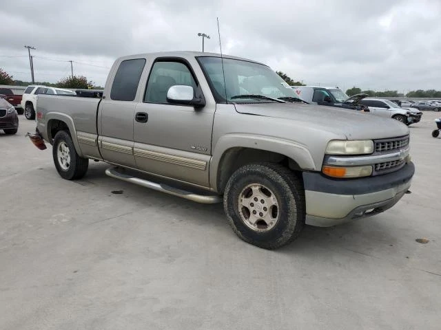 Photo 3 VIN: 1GCEK19T7YE110836 - CHEVROLET SILVERADO 