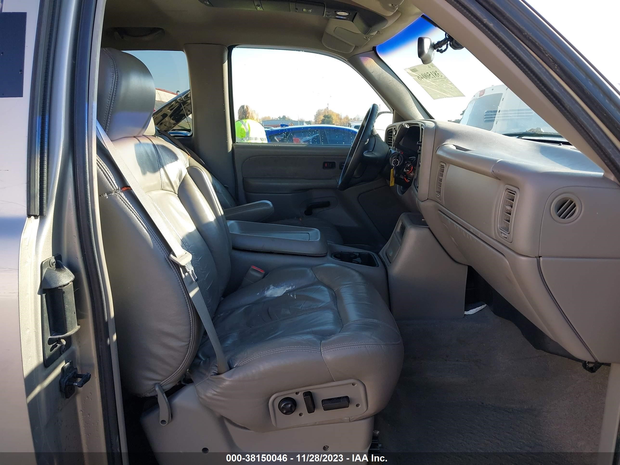 Photo 4 VIN: 1GCEK19T8XE162135 - CHEVROLET SILVERADO 