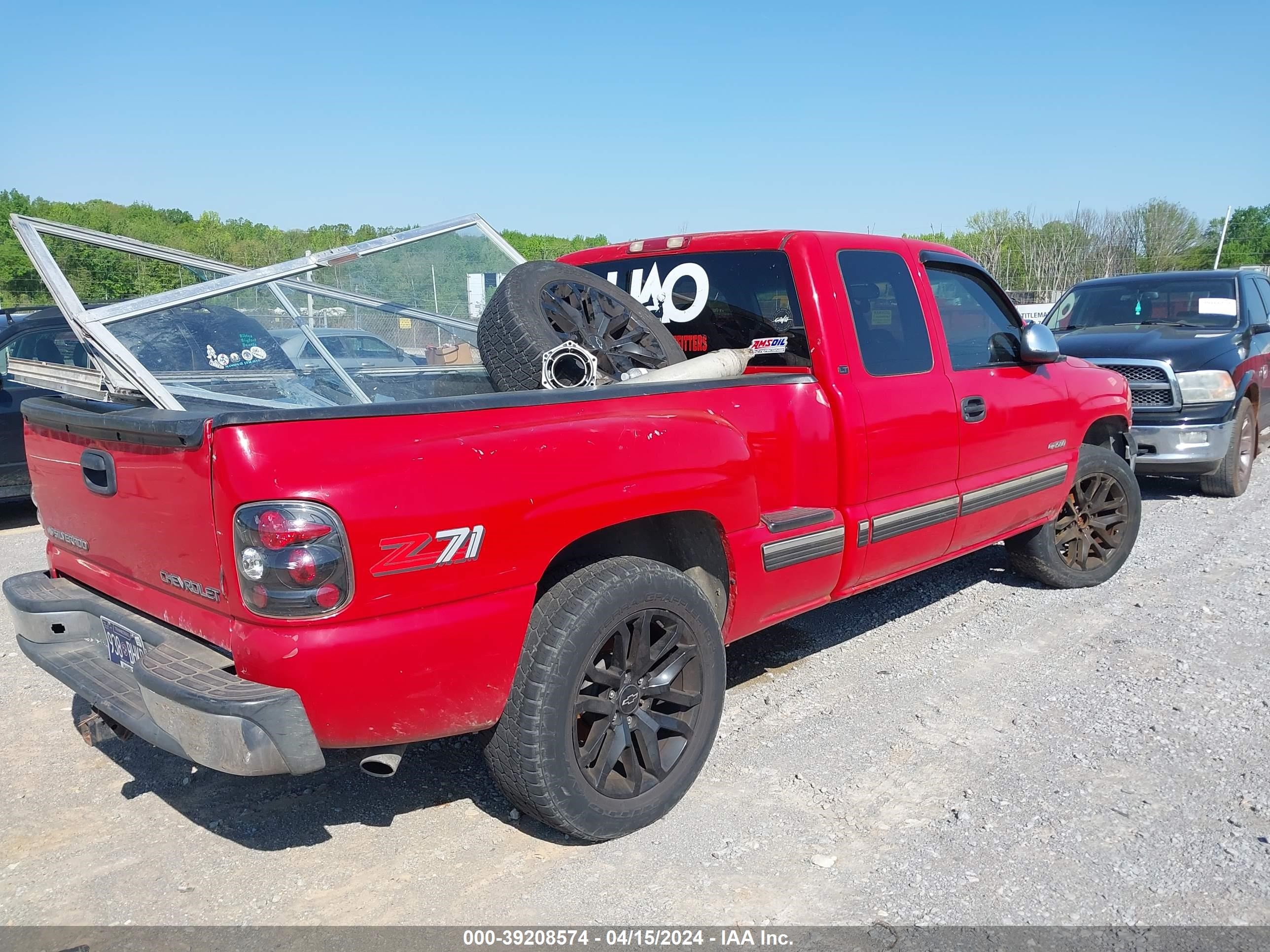 Photo 3 VIN: 1GCEK19T9YZ302459 - CHEVROLET SILVERADO 