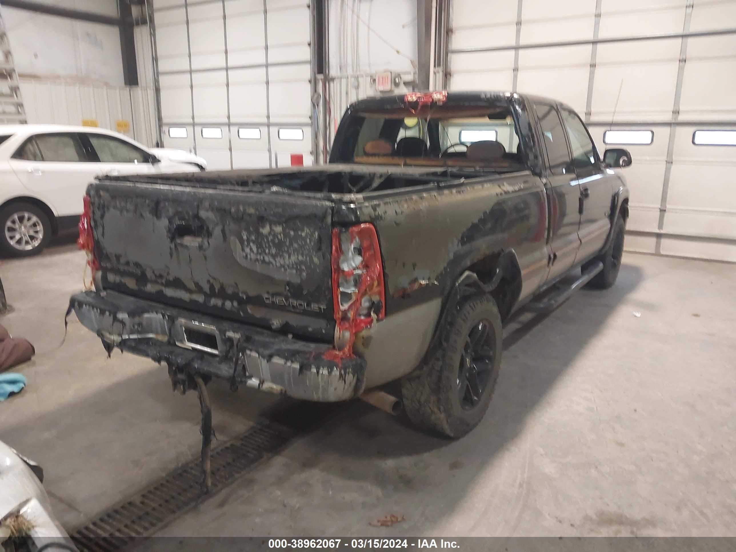 Photo 3 VIN: 1GCEK19TXXE102566 - CHEVROLET SILVERADO 