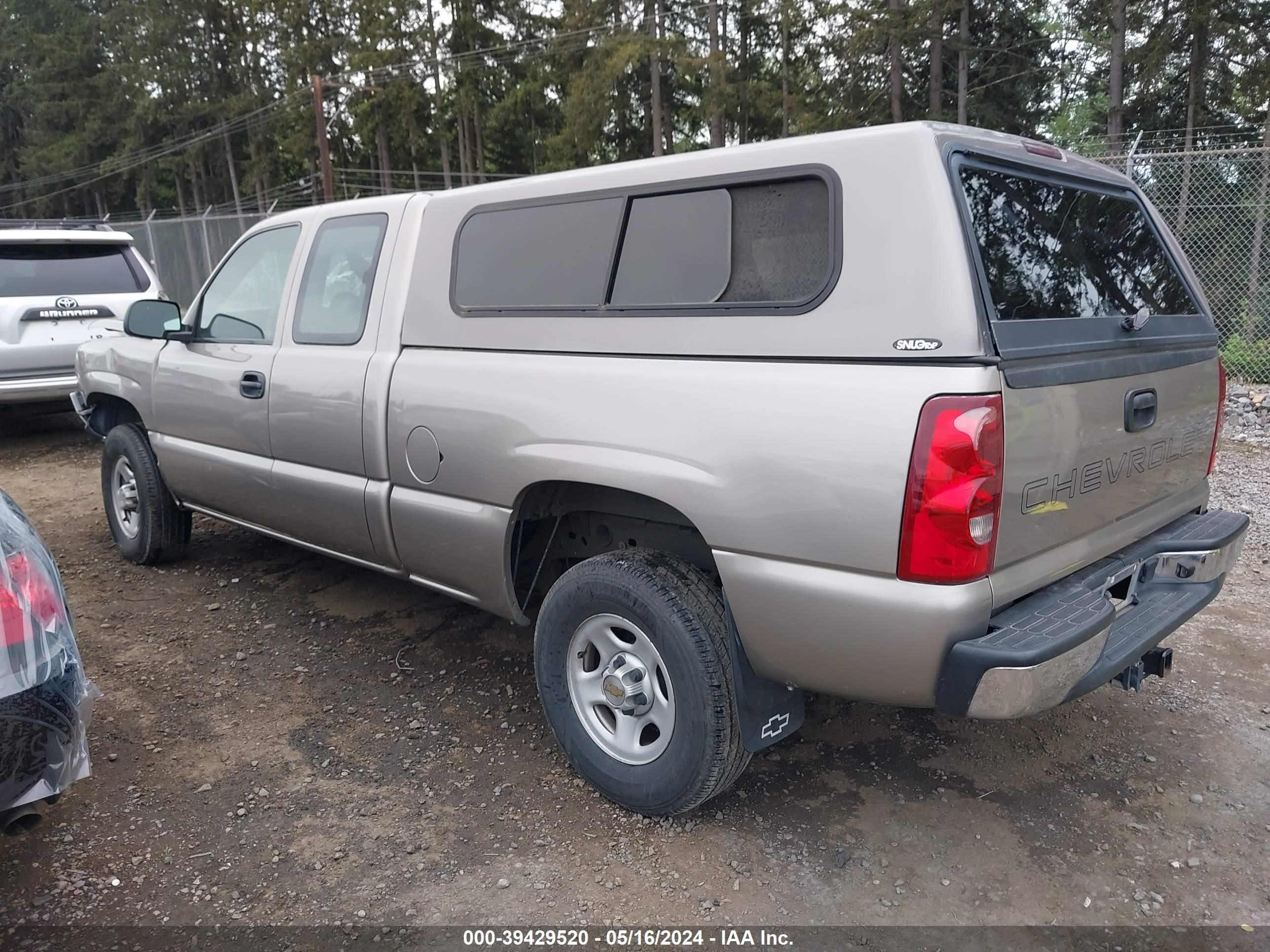 Photo 2 VIN: 1GCEK19V03E343581 - CHEVROLET SILVERADO 