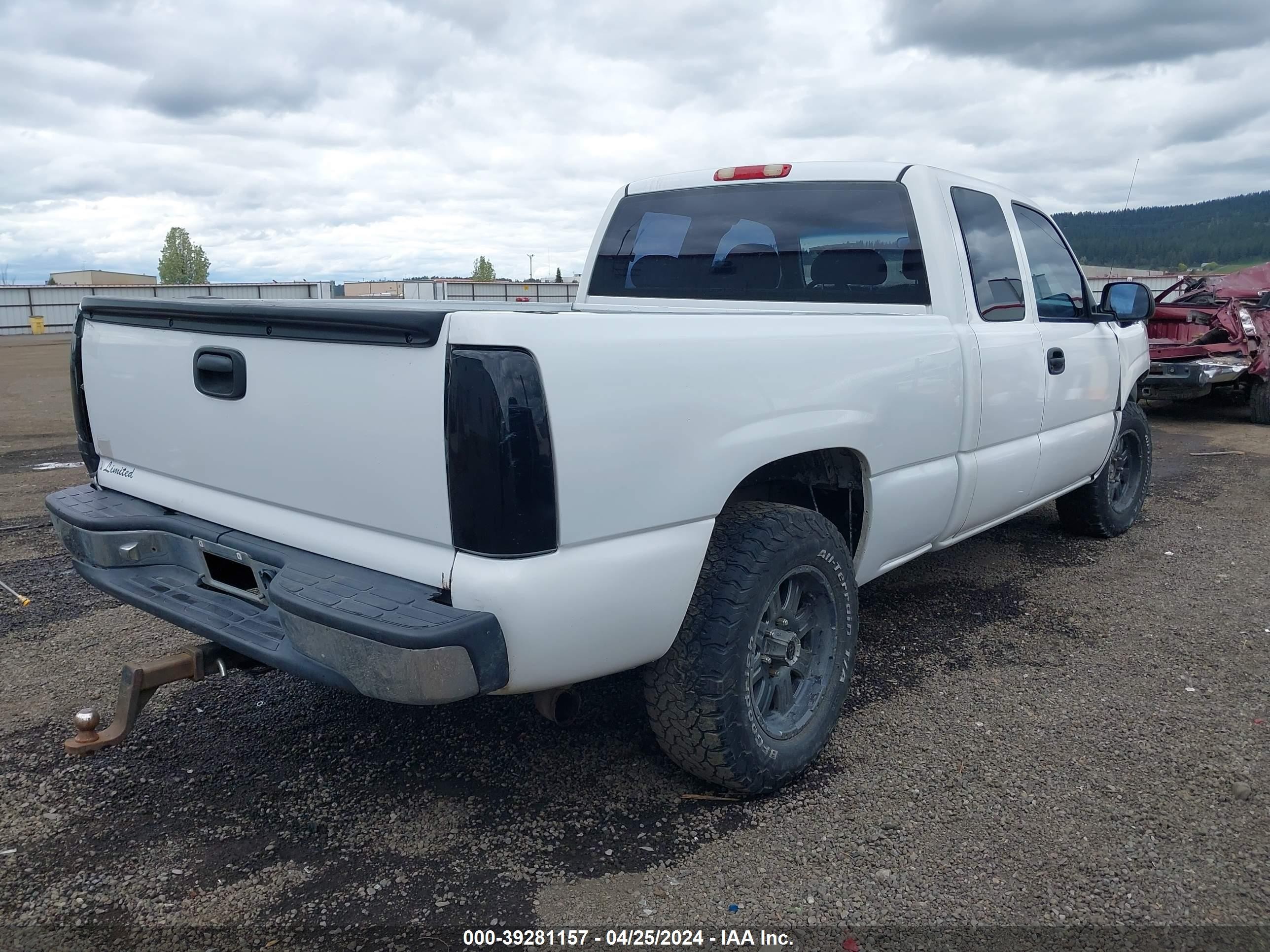 Photo 3 VIN: 1GCEK19V4YE291718 - CHEVROLET SILVERADO 