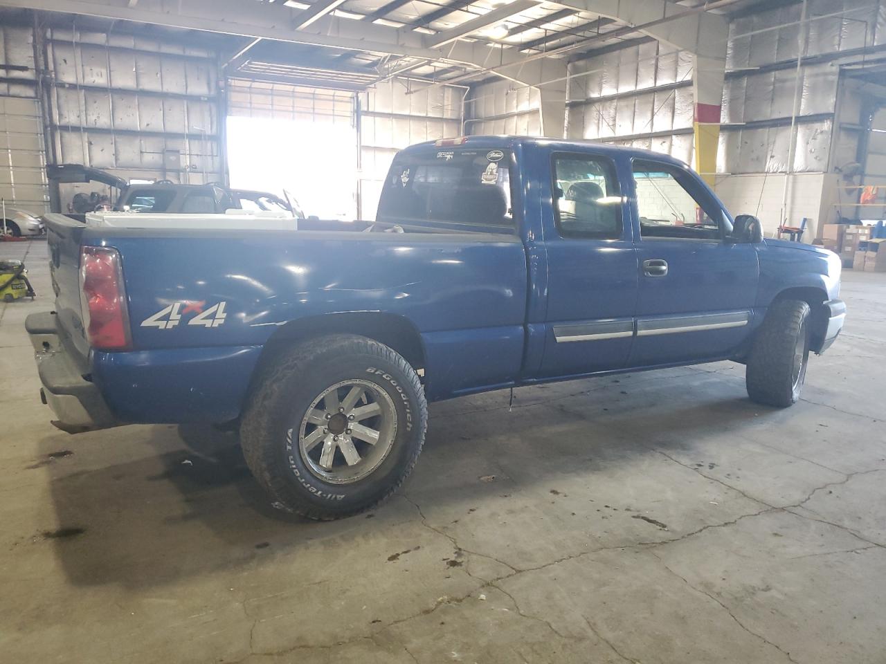 Photo 2 VIN: 1GCEK19VX3E311138 - CHEVROLET SILVERADO 